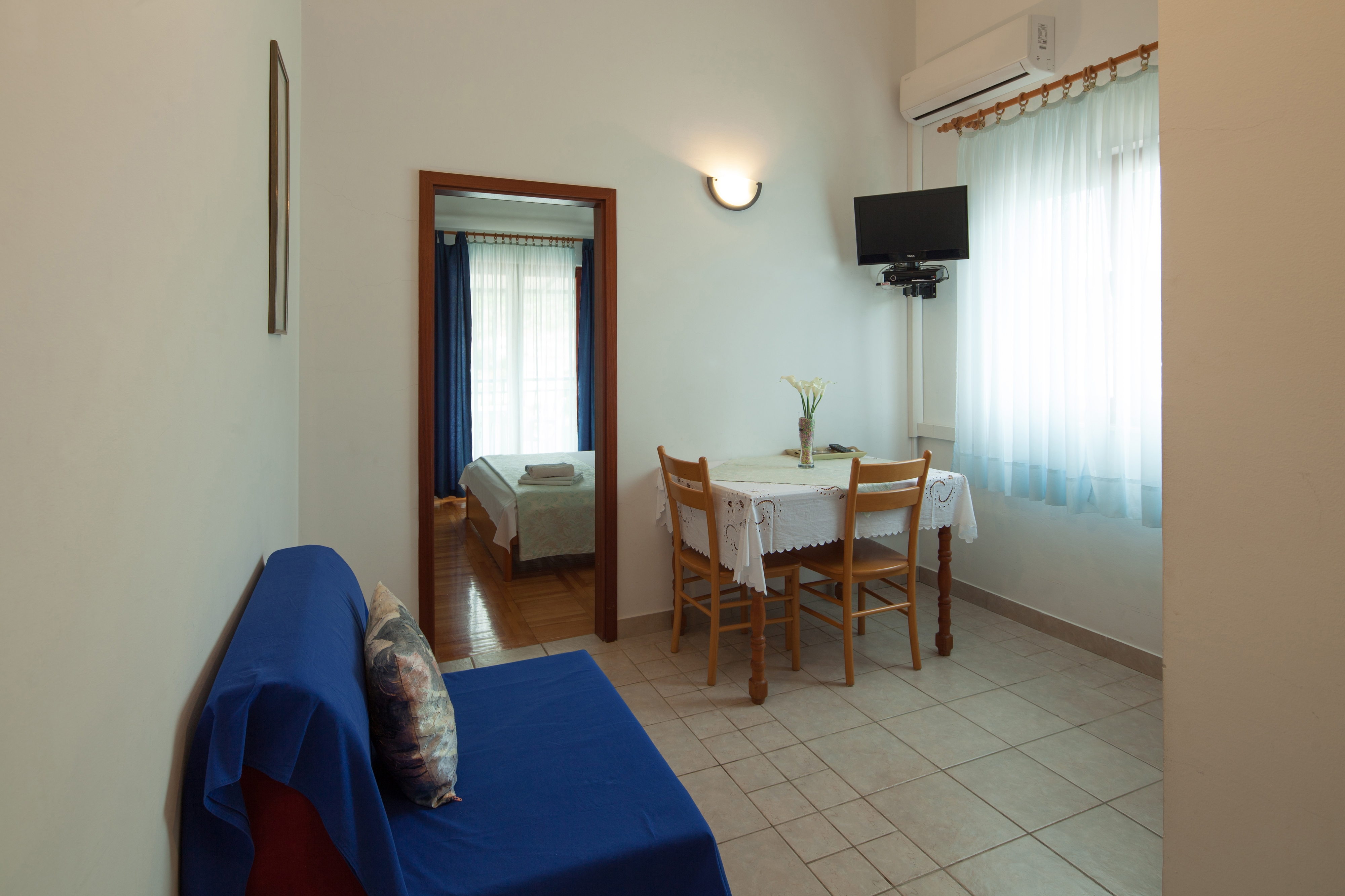 One bedroom apartment near beach Bilo, Primošten (A-4191-c)