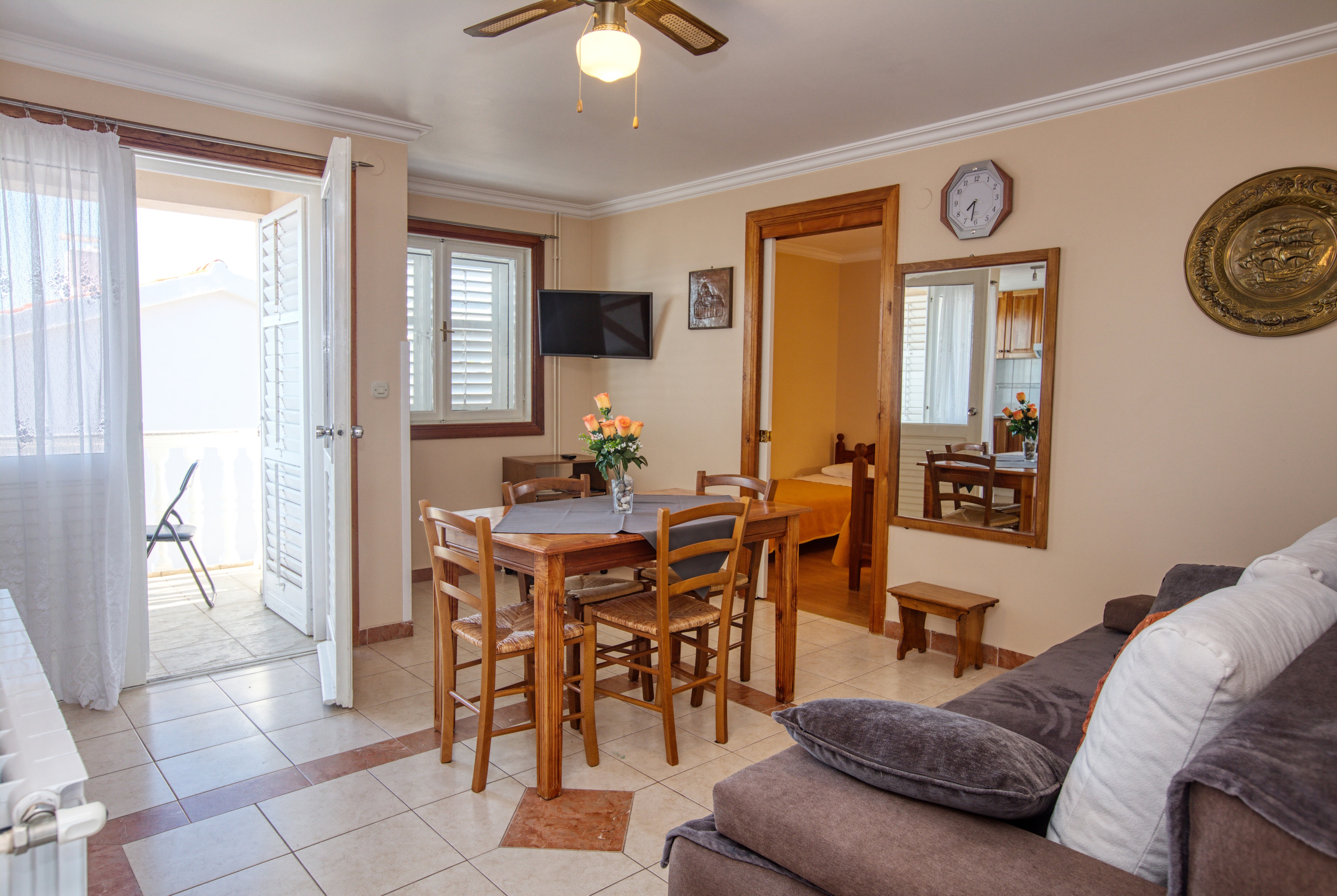 One bedroom apartment near beach Brodarica, Šibenik (A-4194-a)