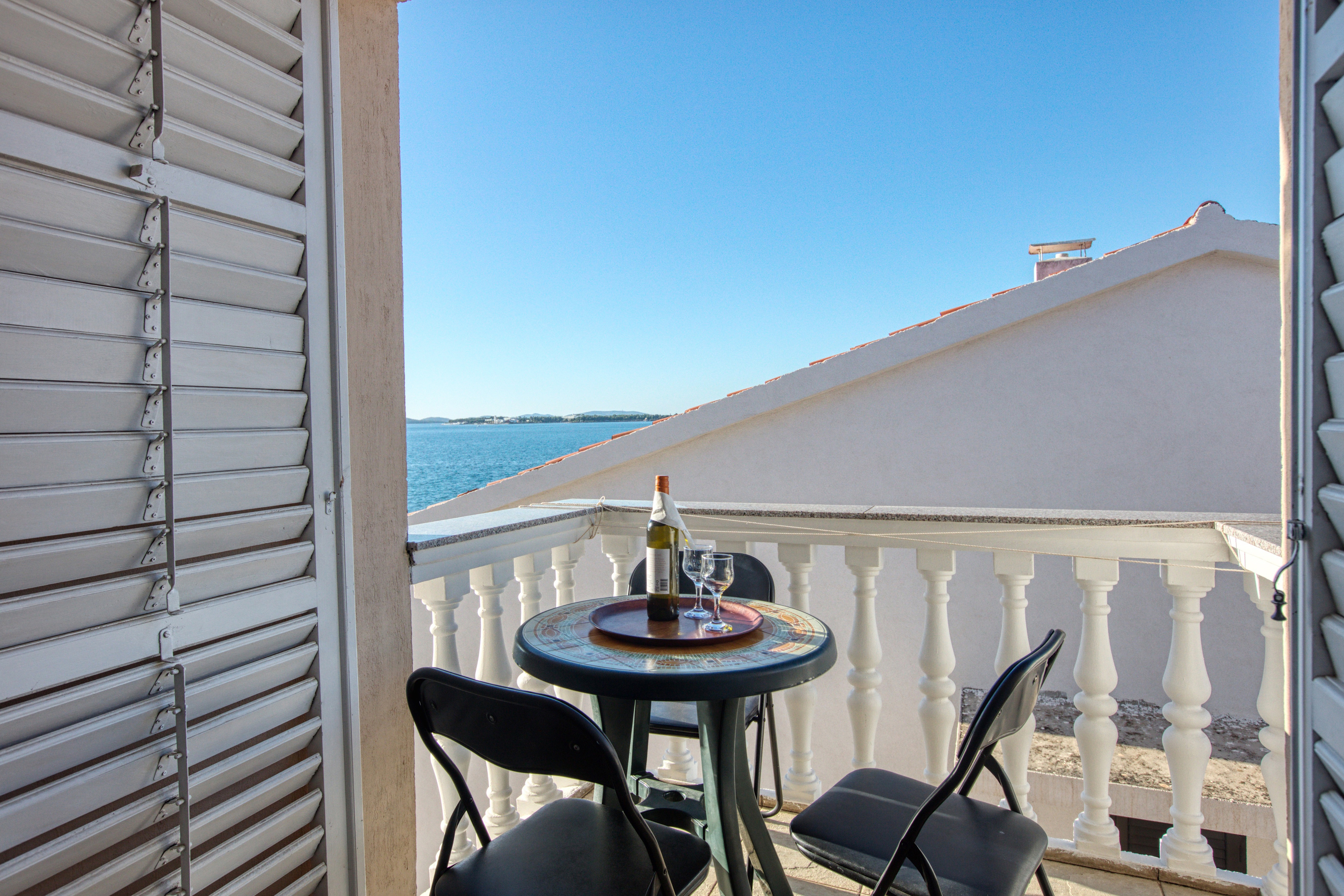 One bedroom apartment near beach Brodarica, Šibenik  A-a