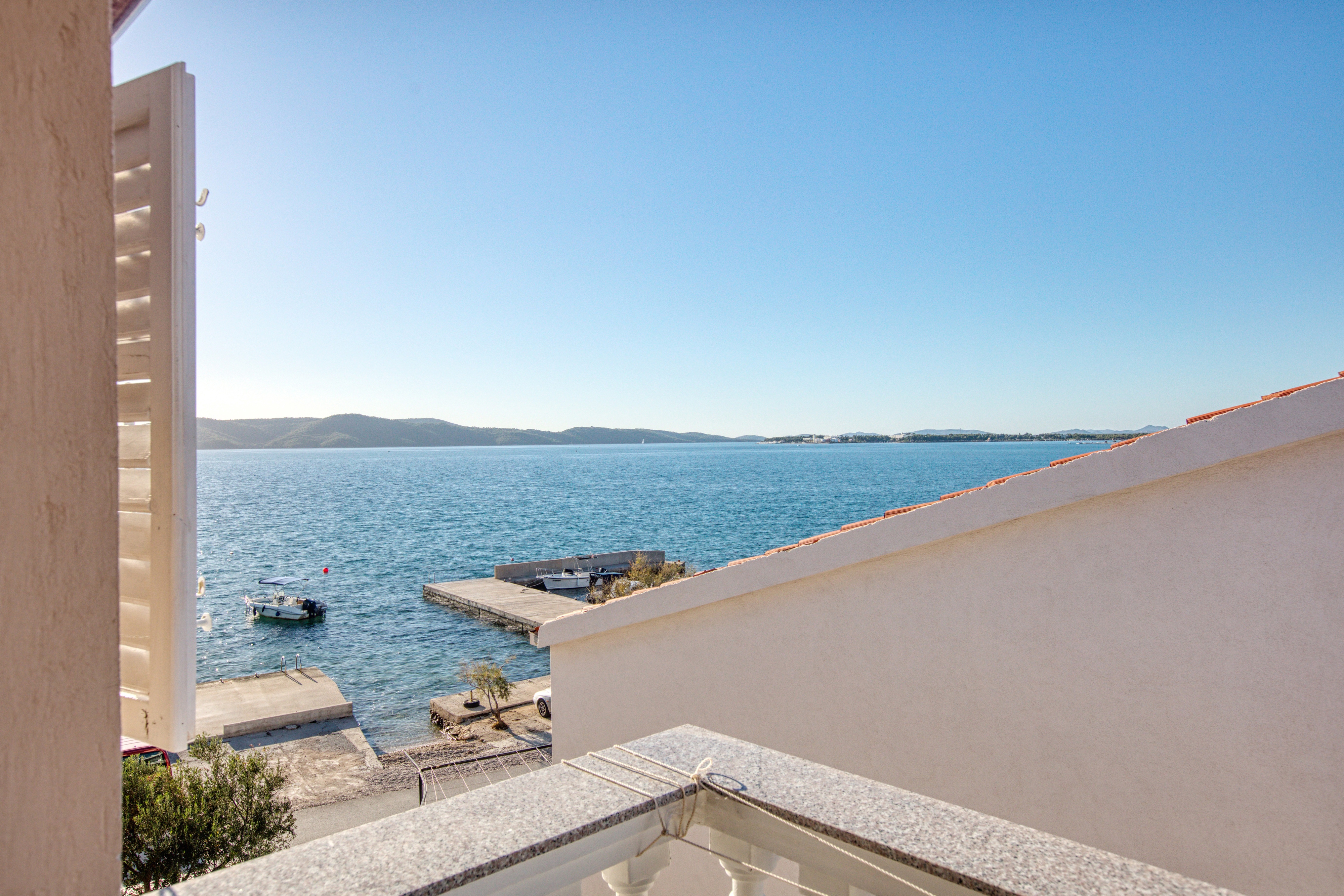 One bedroom apartment near beach Brodarica, Šibenik  A-a