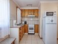 Brodarica, Kitchen in the apartment, WiFi.