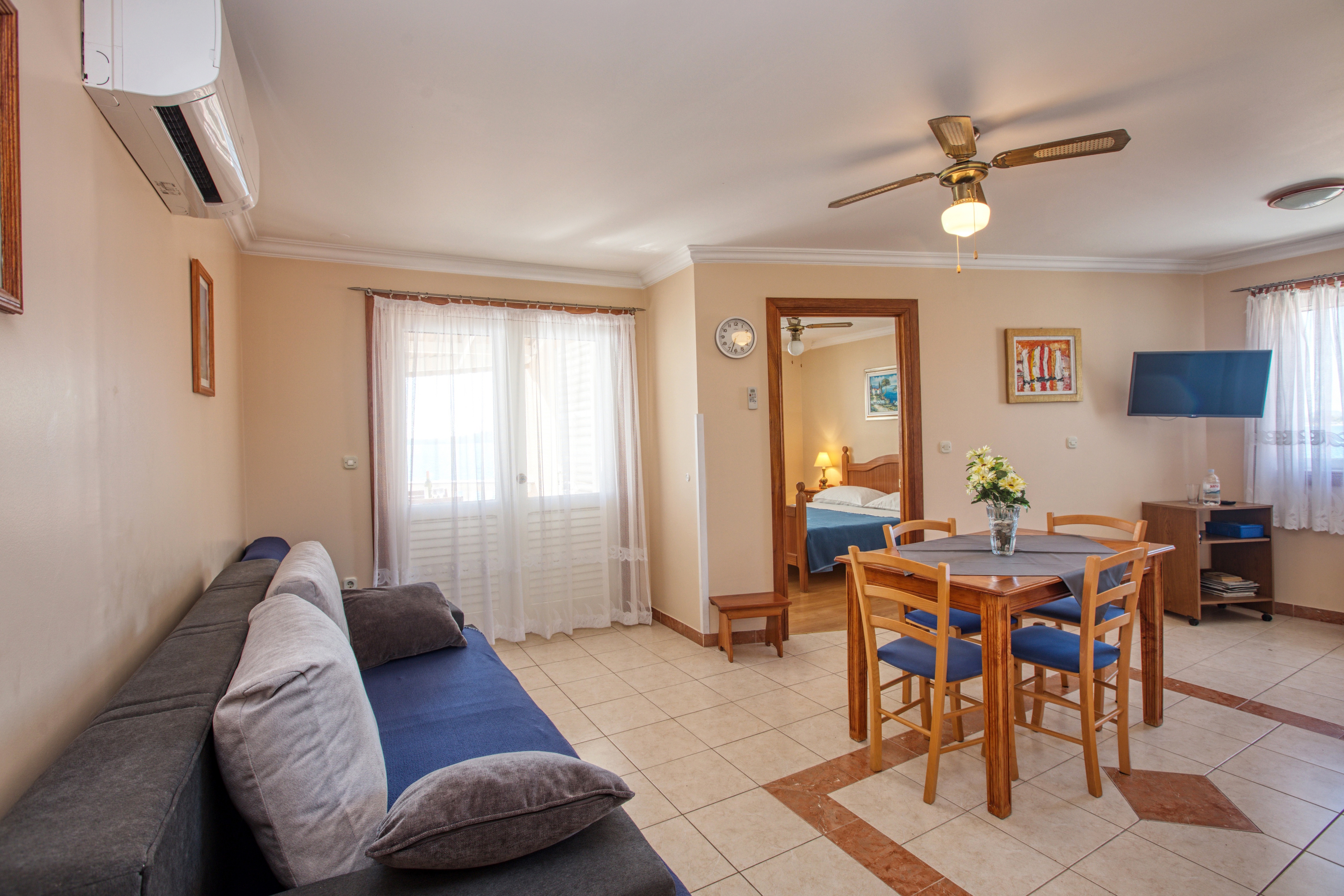 One bedroom apartment near beach Brodarica, Šibenik (A-4194-b) One bedroom apartment near beach Brodarica, Šibenik (A-4194-b)