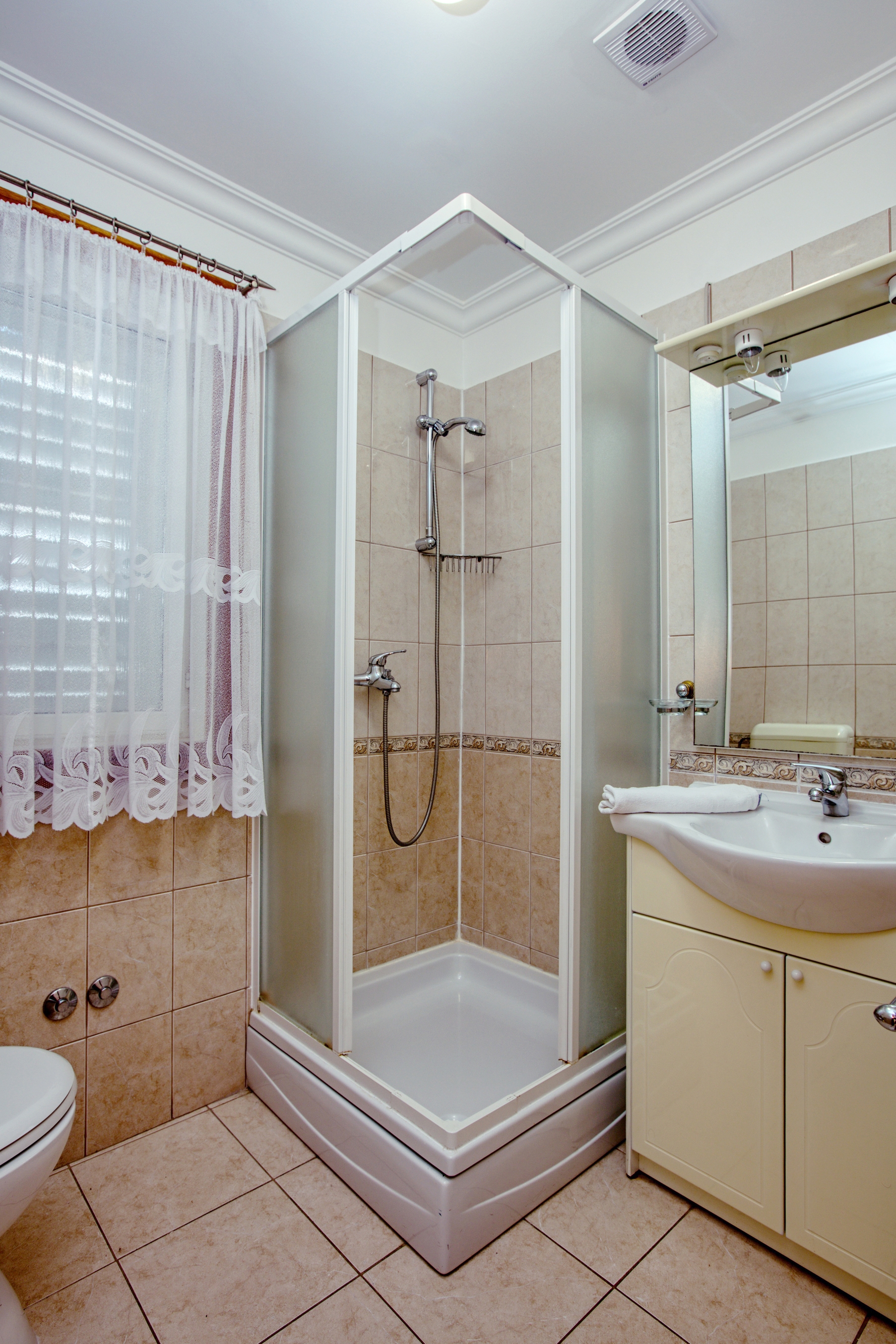 One bedroom apartment near beach Brodarica, Šibenik  A-c