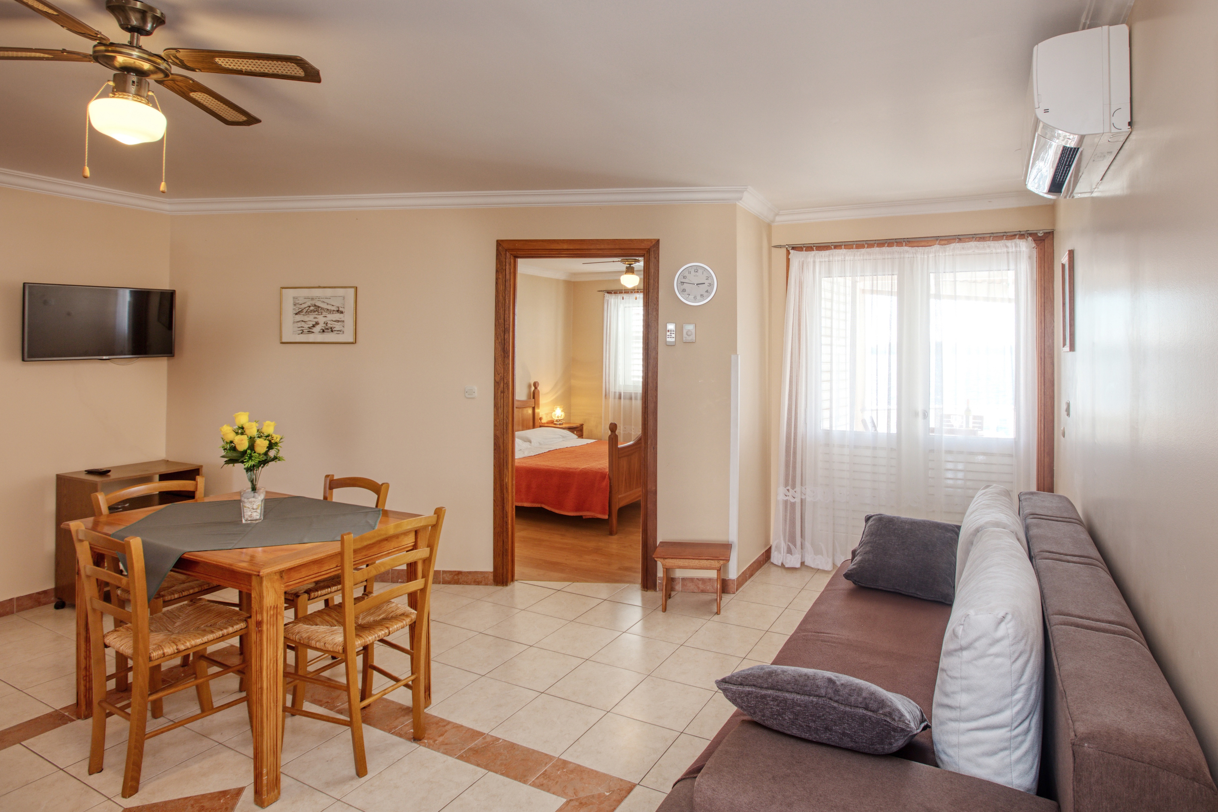 One bedroom apartment near beach Brodarica, Šibenik (A-4194-c) One bedroom apartment near beach Brodarica, Šibenik (A-4194-c)