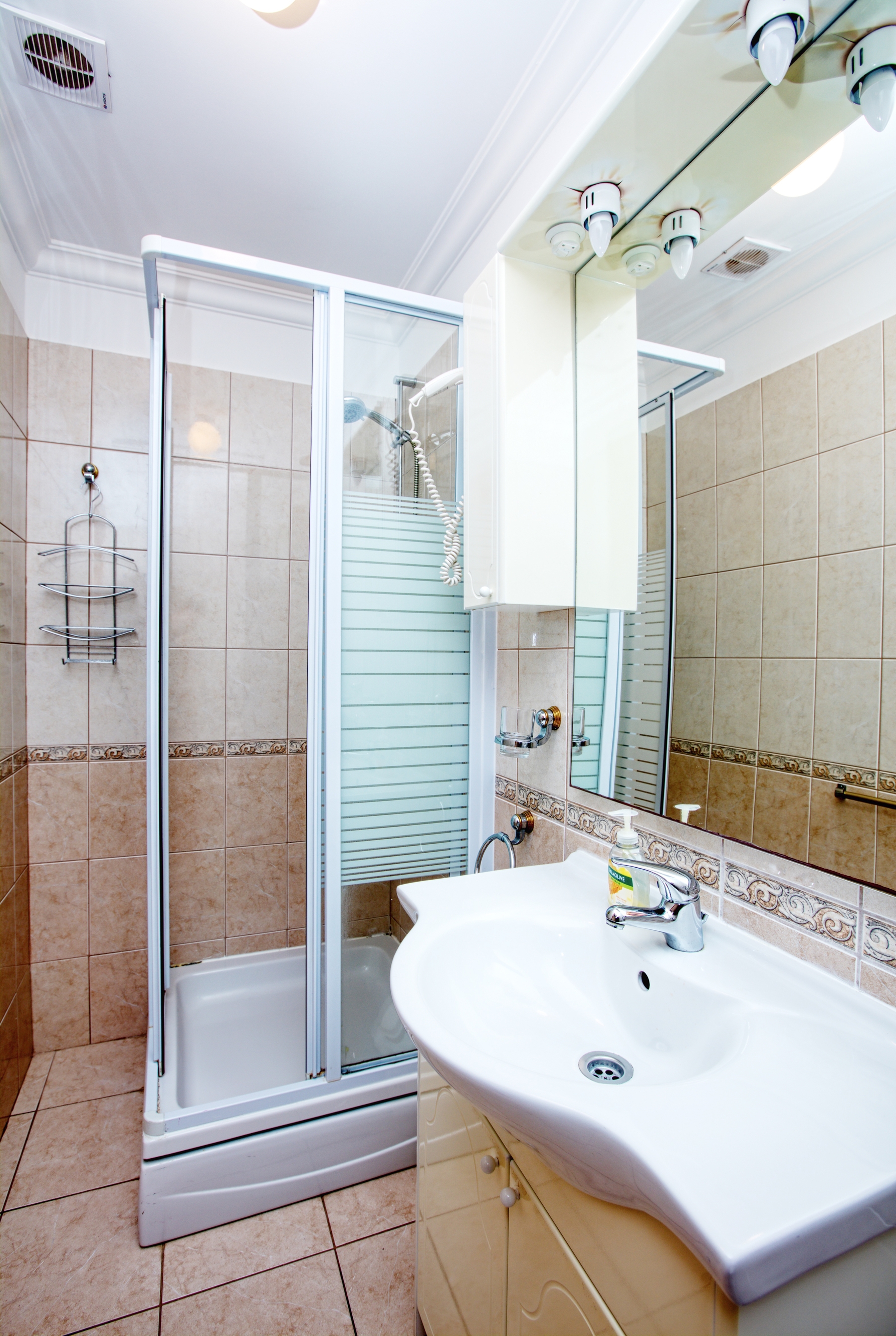One bedroom apartment near beach Brodarica, Šibenik  A-d