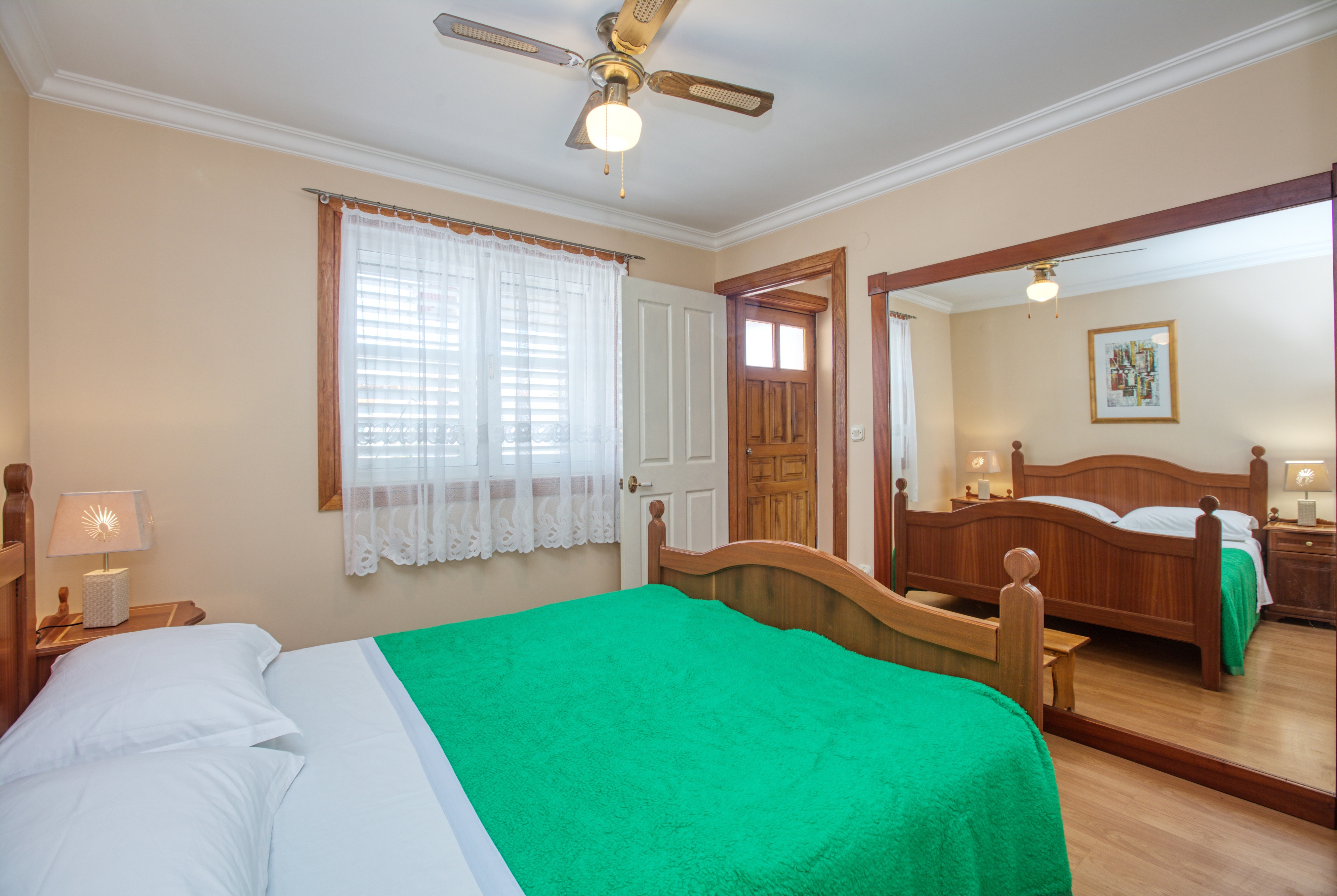 One bedroom apartment near beach Brodarica, Šibenik  A-d