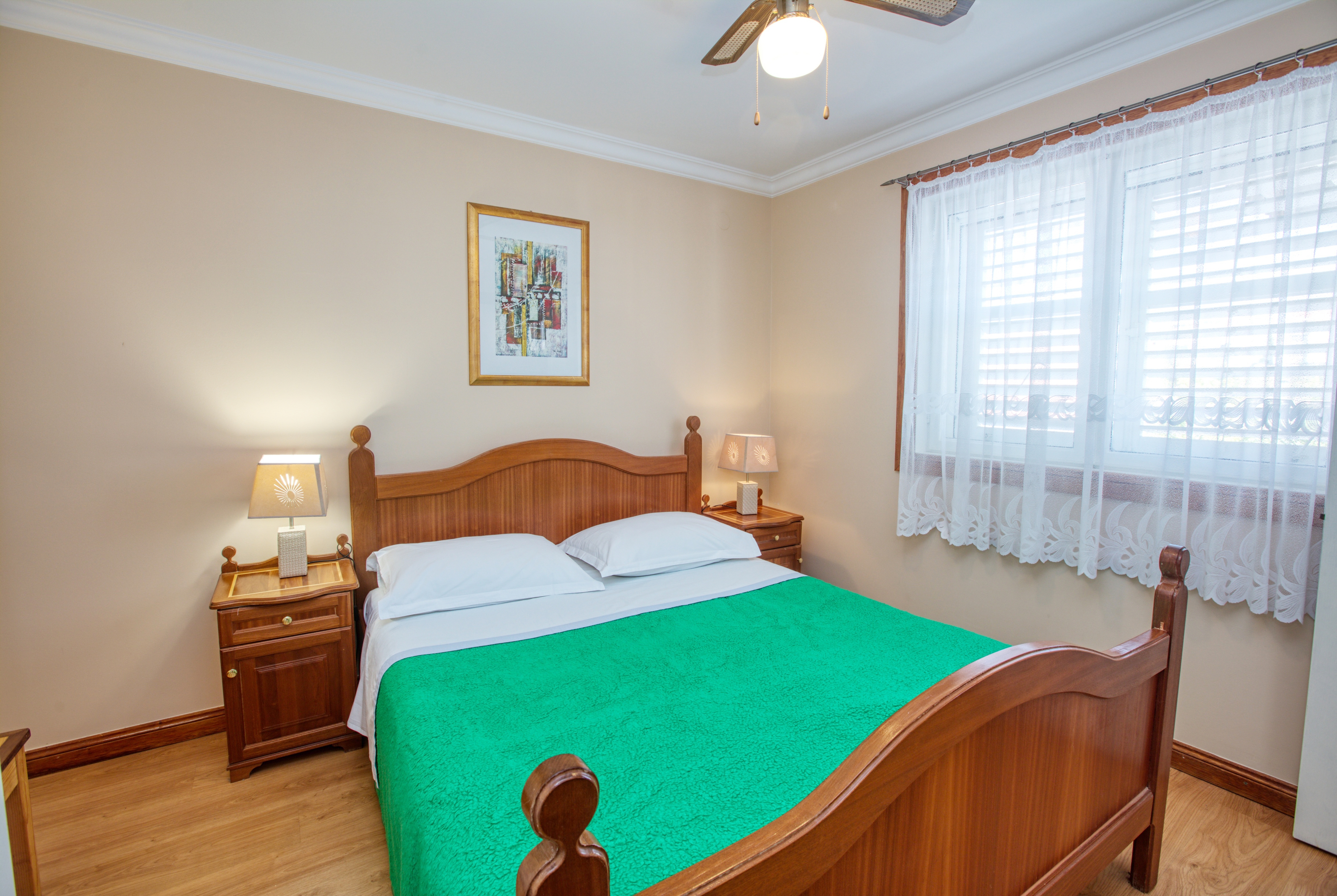 One bedroom apartment near beach Brodarica, Šibenik  A-d