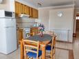Dining room Brodarica, Dining room in the apartment, air condition available and WiFi.