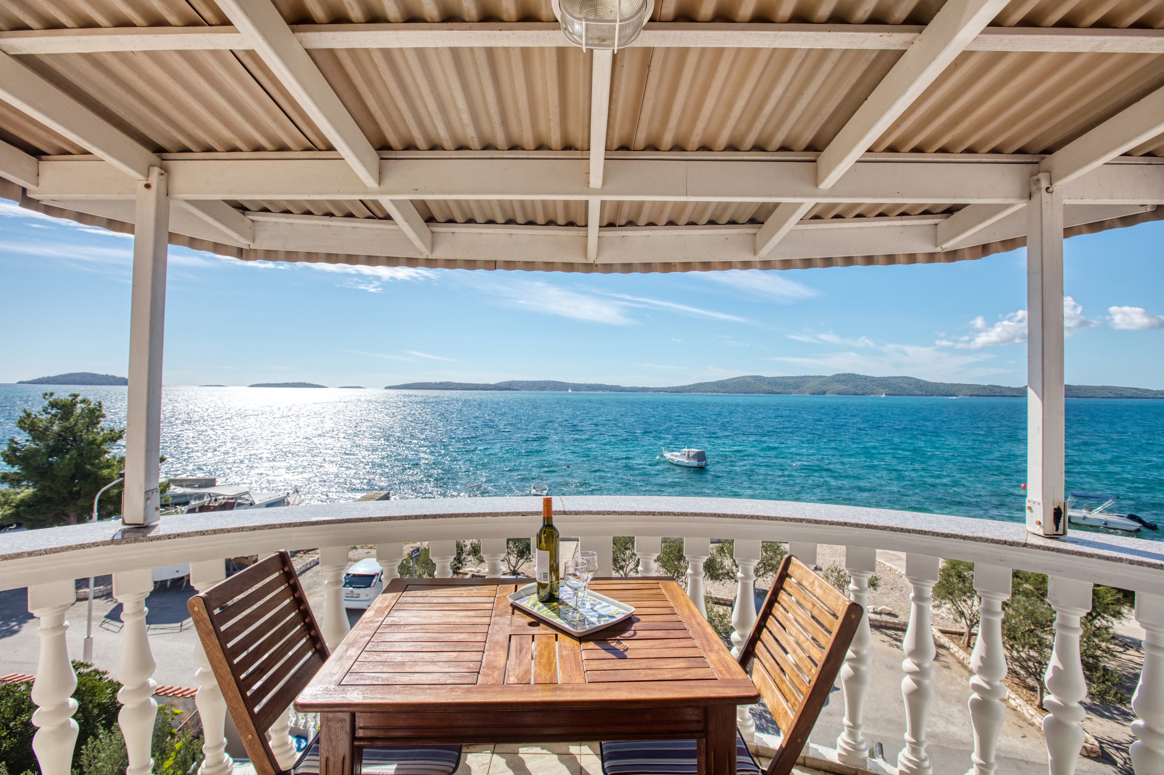 One bedroom apartment near beach Brodarica, Šibenik  A-d