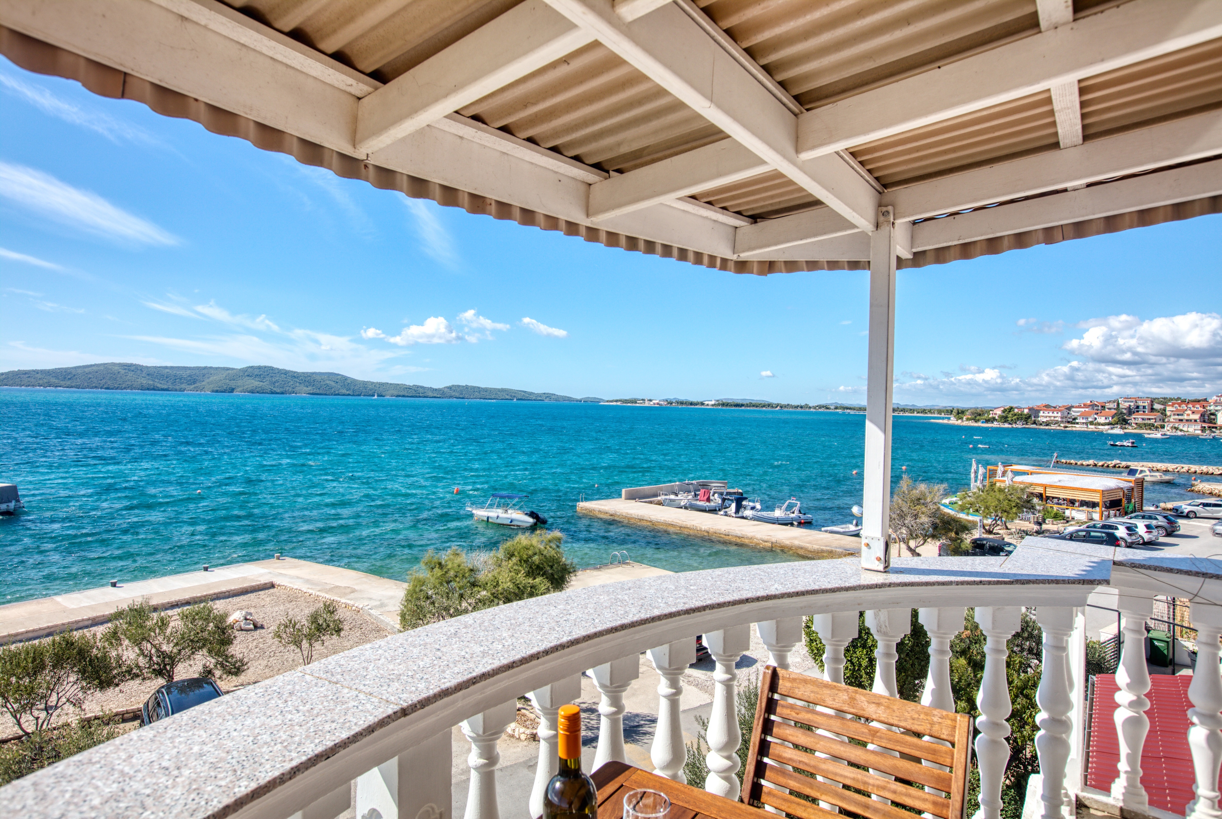 One bedroom apartment near beach Brodarica, Šibenik  A-d