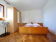 Bibinje, Dormitorio in the apartment, air condition available, (pet friendly) y WiFi.