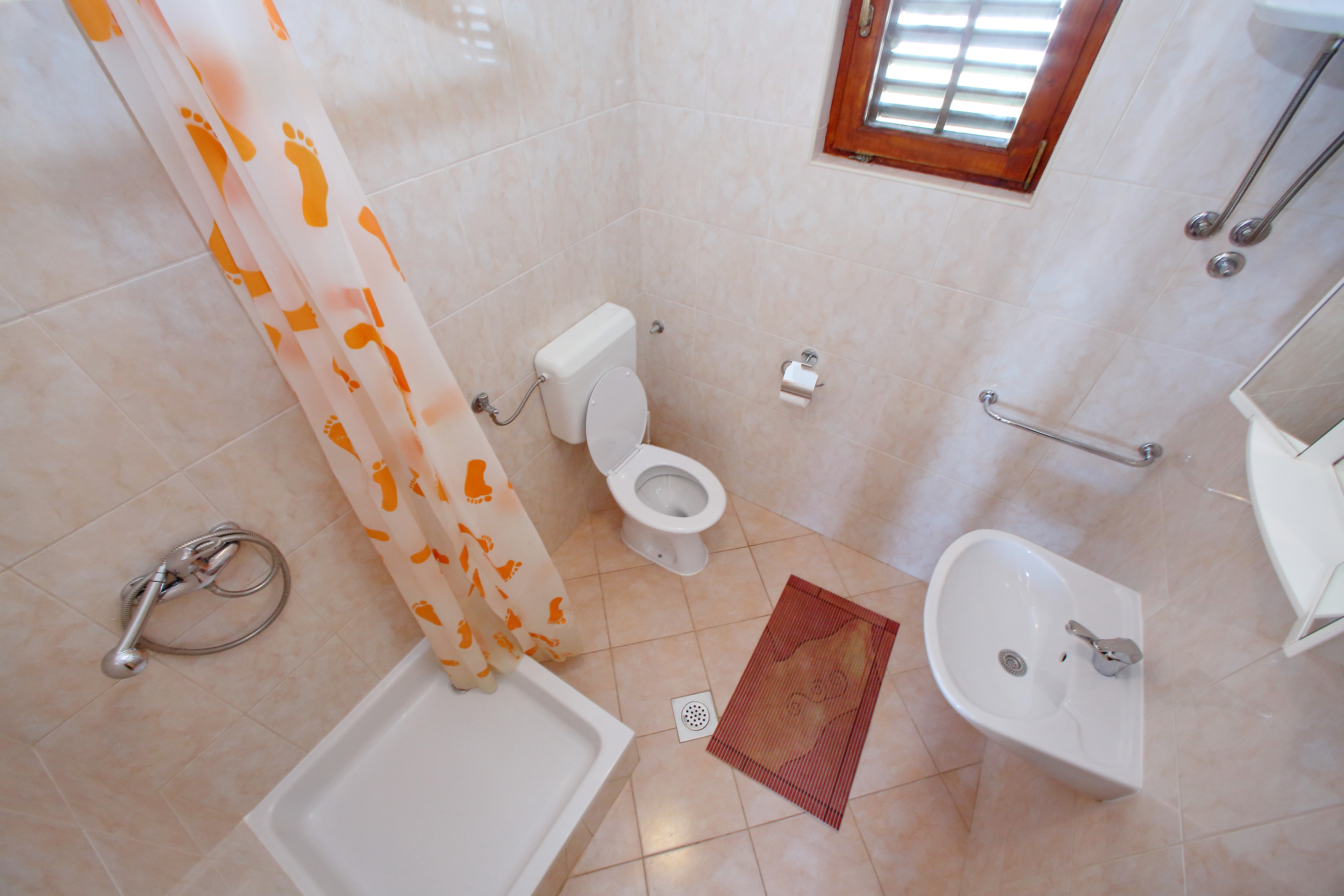 Two bedroom apartment near beach Bibinje, Zadar  A-b