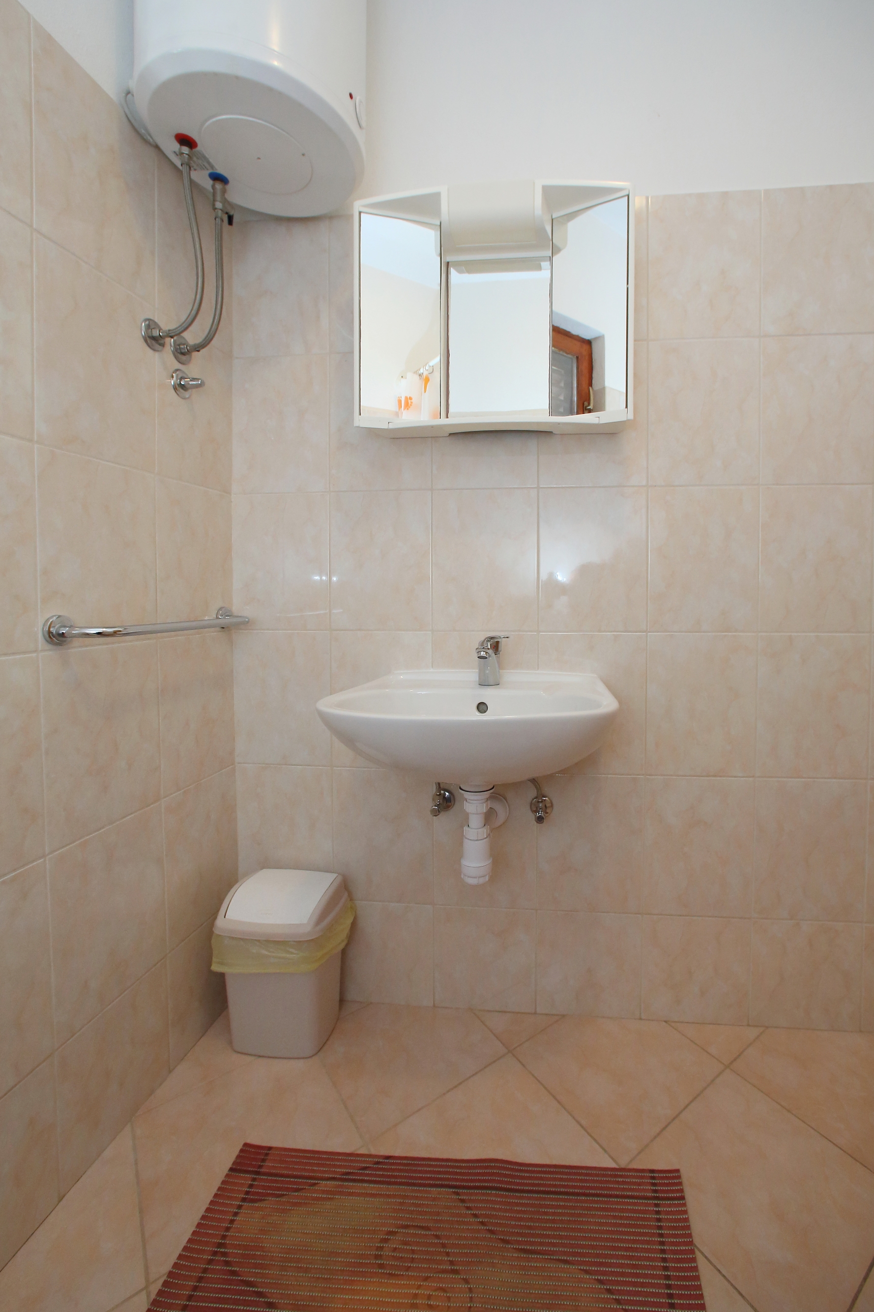 Two bedroom apartment near beach Bibinje, Zadar  A-b