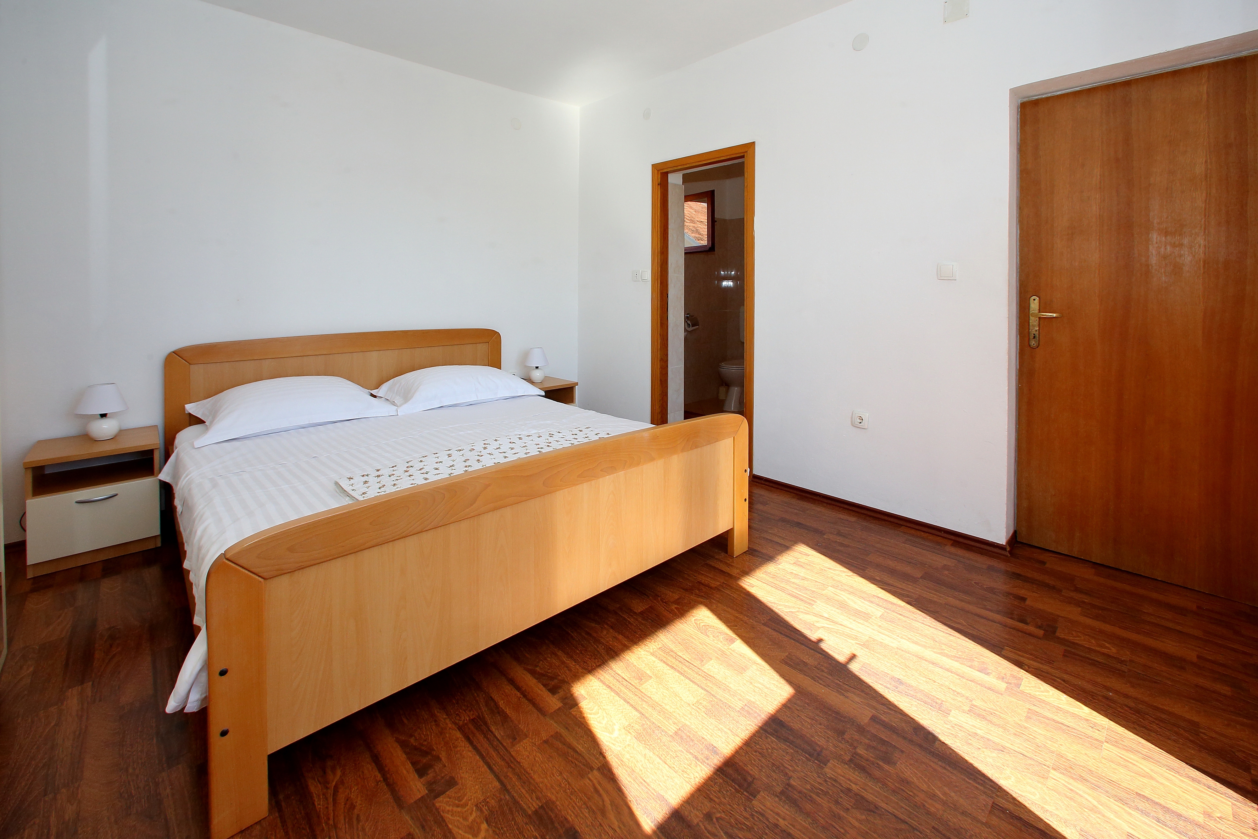 Two bedroom apartment near beach Bibinje, Zadar  A-b