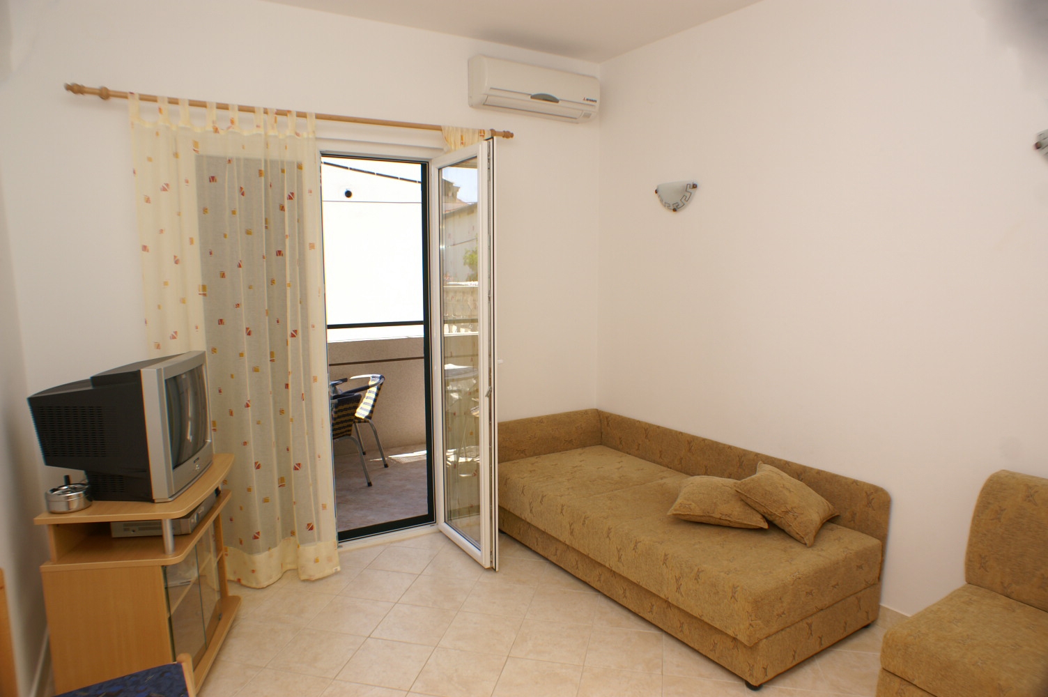 One bedroom apartment near beach Vodice (A-4198-c)