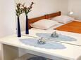 Vrgada, Ložnice 1 v ubytování typu apartment, domácí mazlíčci povoleni.