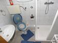 Zablaće, Bathroom in the studio-apartment, (pet friendly) and WiFi.