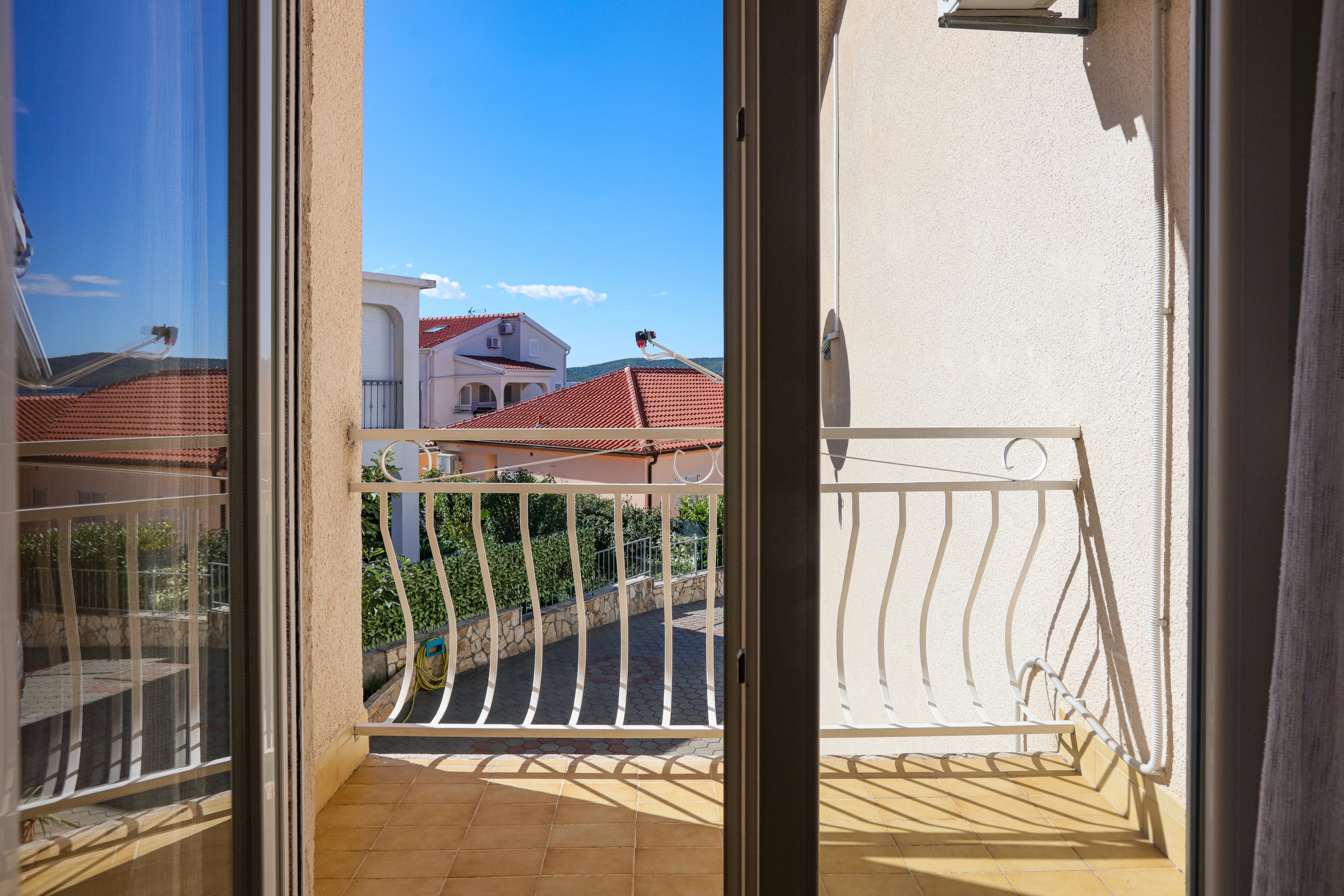 Three bedroom apartment near beach Brodarica, Šibenik  A-b