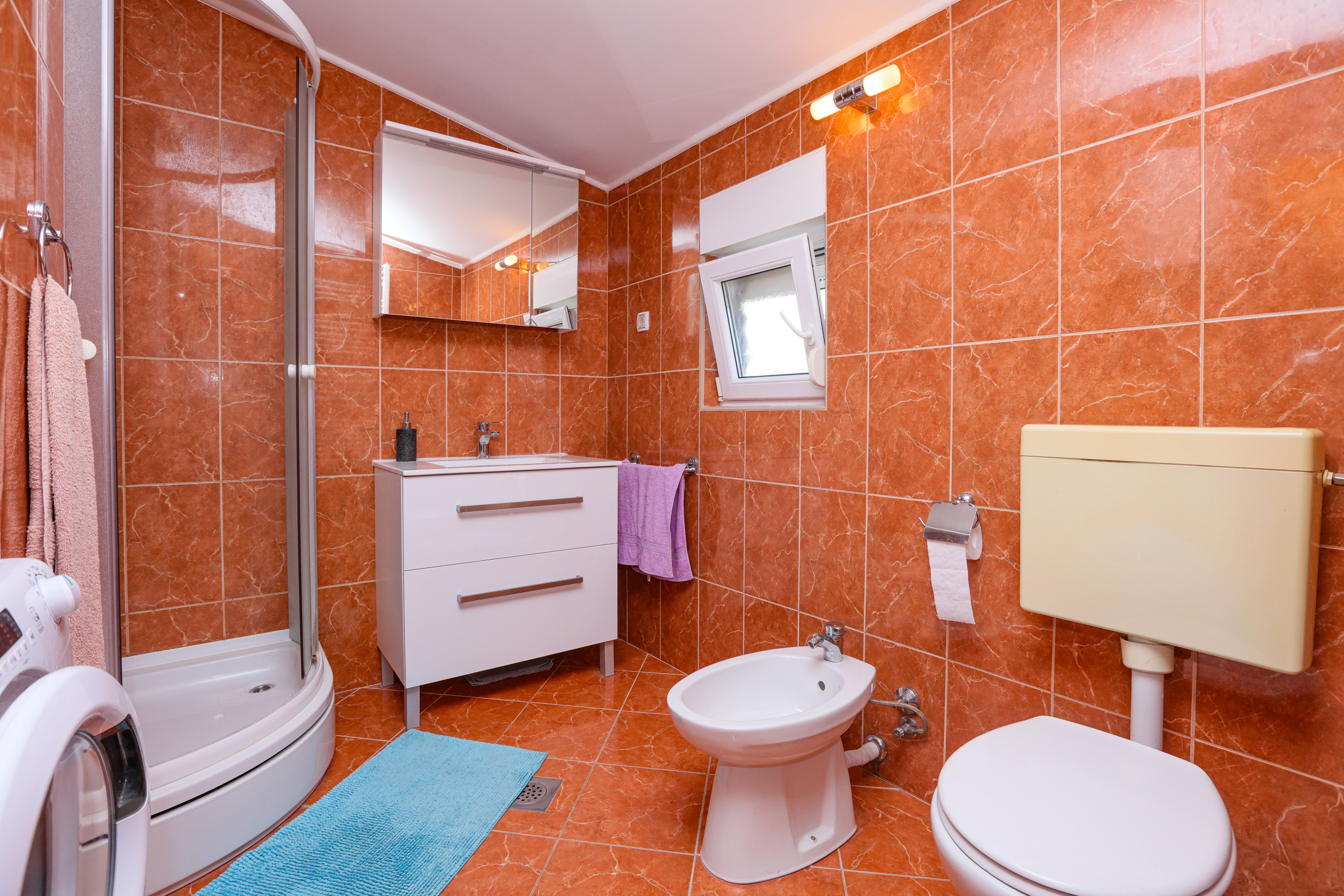 Three bedroom apartment near beach Brodarica, Šibenik  A-b