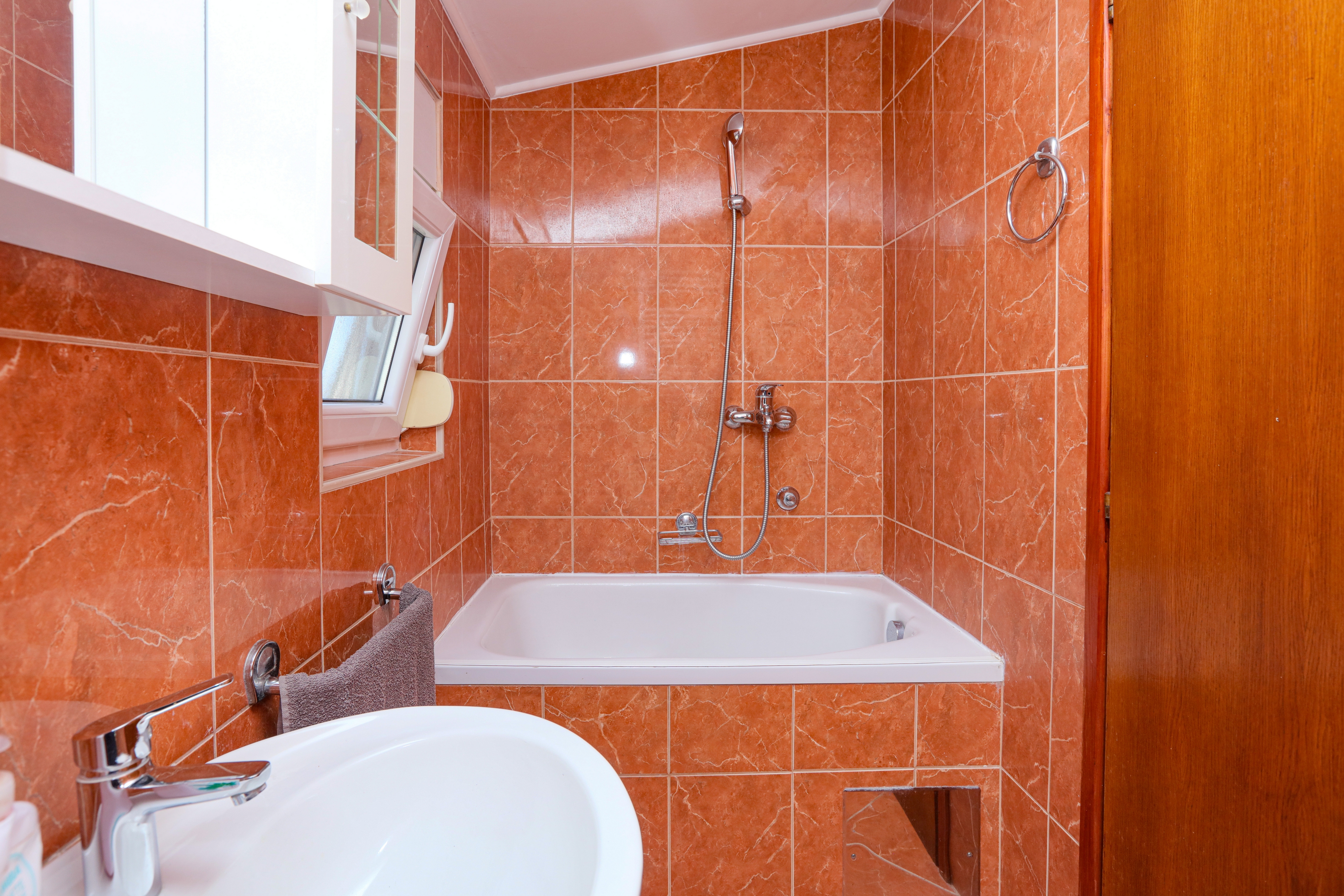 Three bedroom apartment near beach Brodarica, Šibenik  A-b