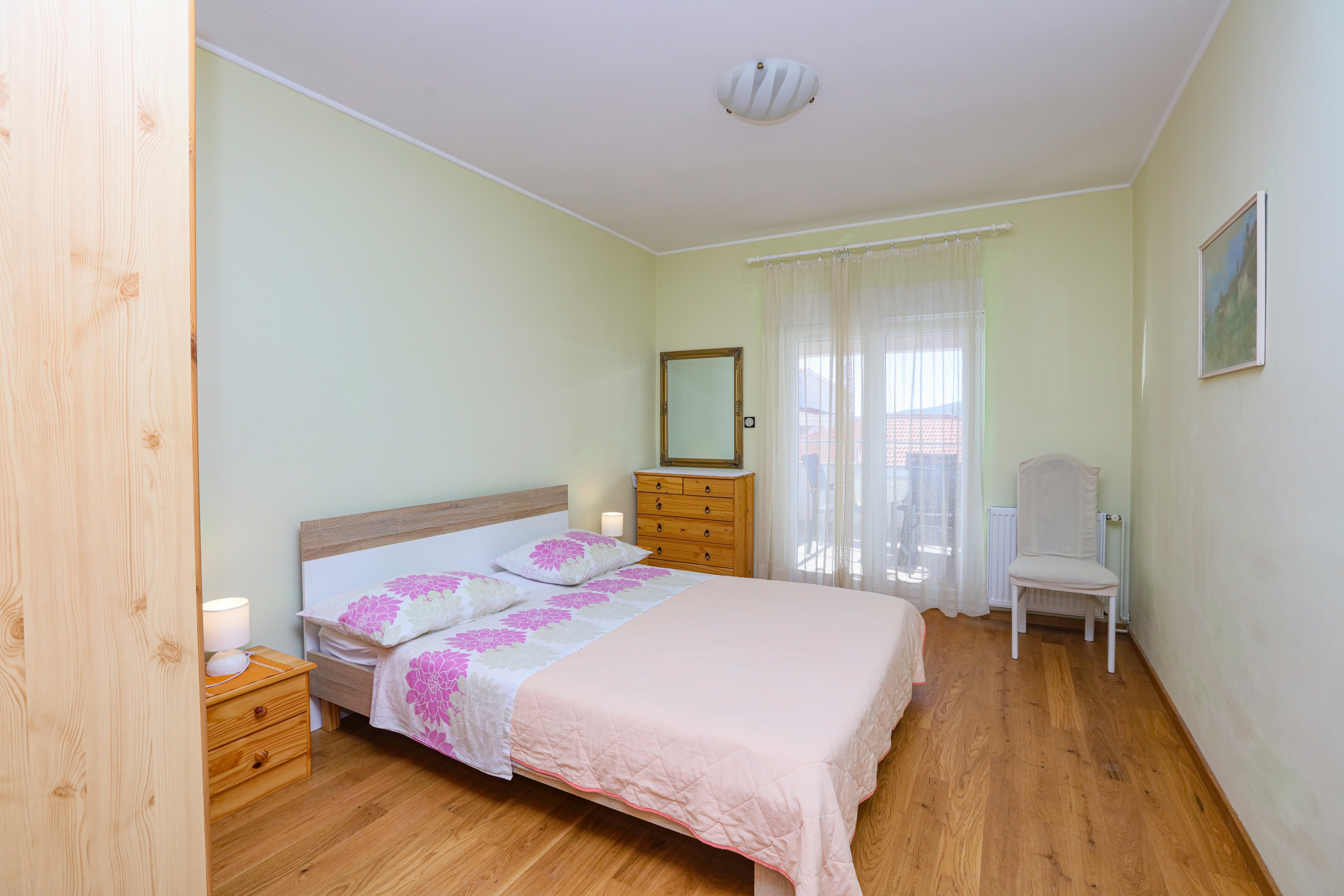 Three bedroom apartment near beach Brodarica, Šibenik  A-b