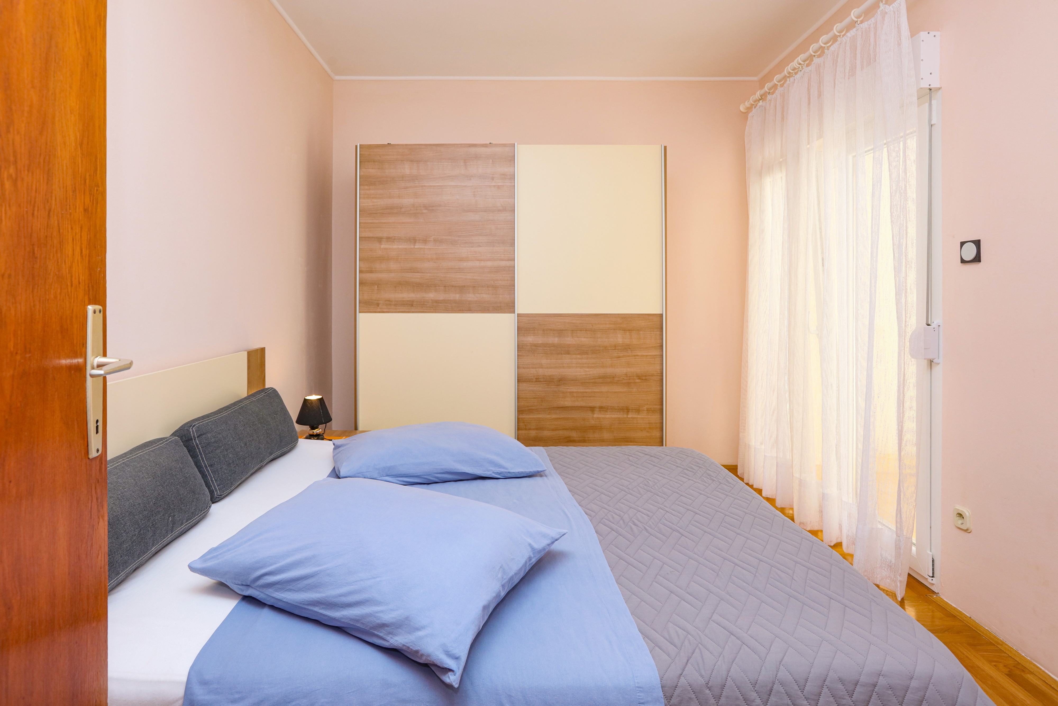 Three bedroom apartment near beach Brodarica, Šibenik  A-b