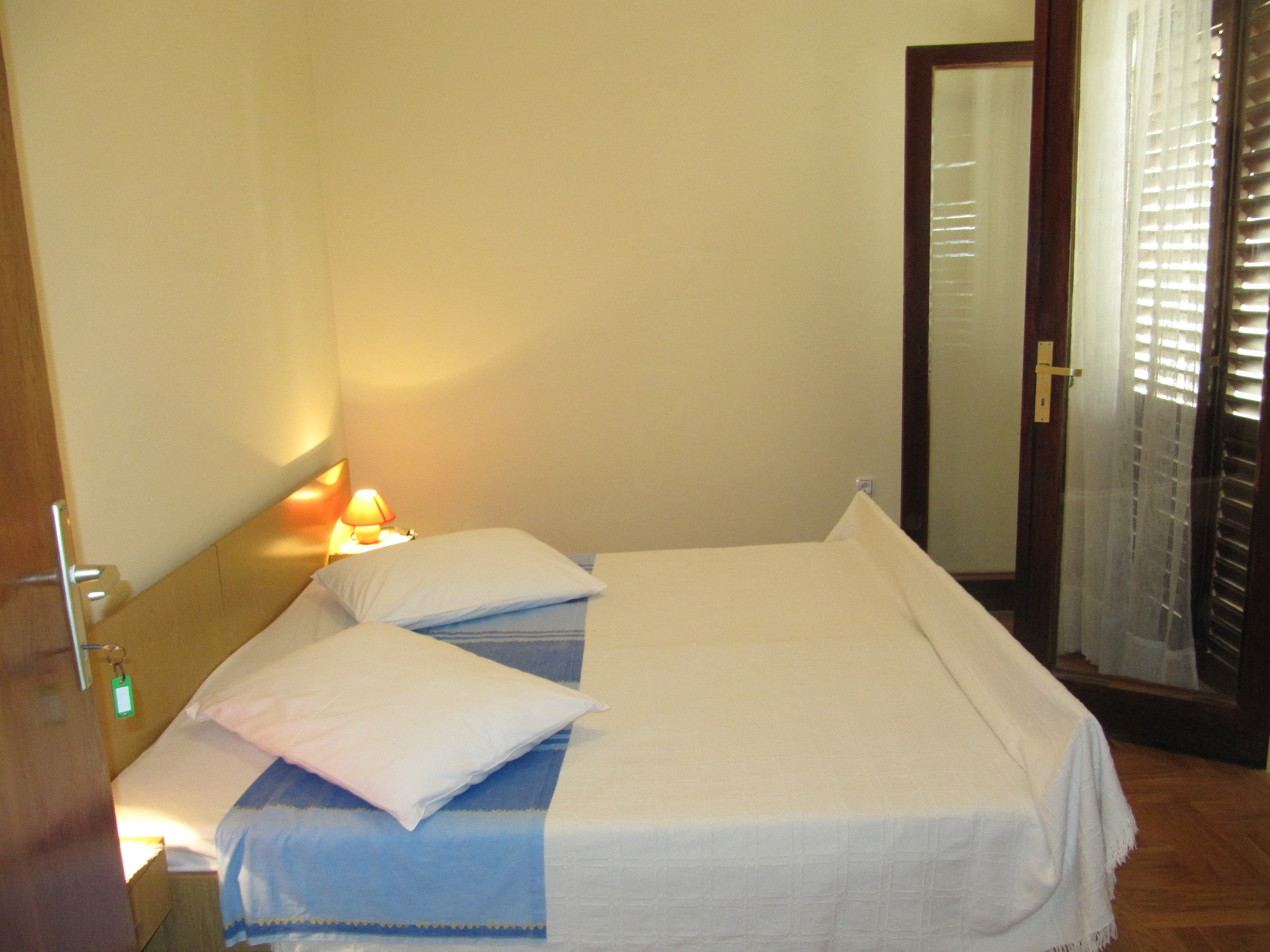 Three bedroom apartment near beach Brodarica, Šibenik  A-b
