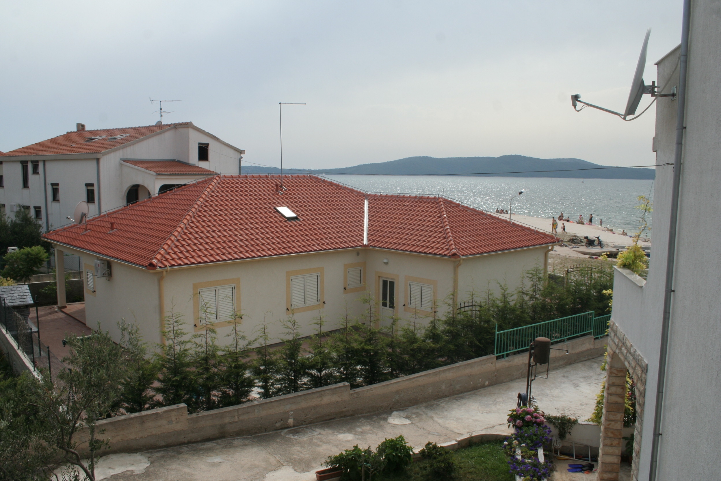 Three bedroom apartment near beach Brodarica, Šibenik  A-b