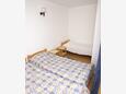 Brodarica, Bedroom in the studio-apartment, (pet friendly) and WiFi.