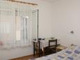 Jedilnica Brodarica, Jedilnica v nastanitvi vrste studio-apartment, dostopna klima, Hišni ljubljenčki dovoljeni in WiFi.