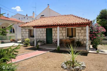 Property Brodarica, Šibenik, Property 4241 - Apartments near sea with rocky beach.