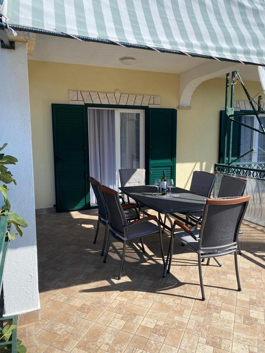 Two bedroom apartment with terrace and sea view Grebaštica, Šibenik  A-a