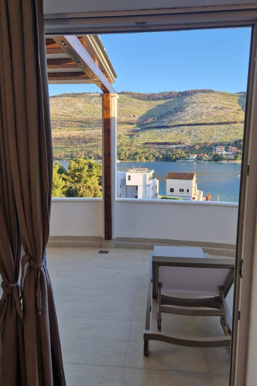 One bedroom apartment with terrace and sea view Grebaštica, Šibenik  A-d