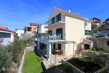 Žaborić, Šibenik, Property 4267 - Apartments by the sea.