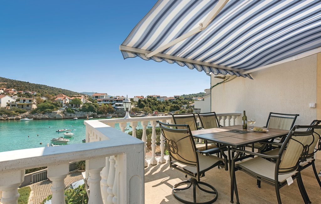 Two bedroom apartment with terrace and sea view Kanica, Rogoznica (A-4269-b)