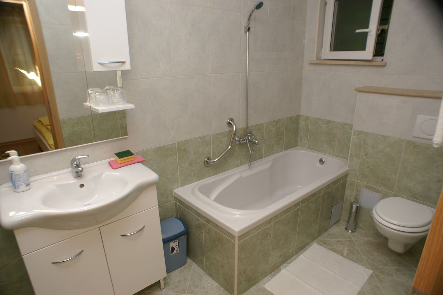 Two bedroom apartment with terrace and sea view Supetar, Brač  A-a