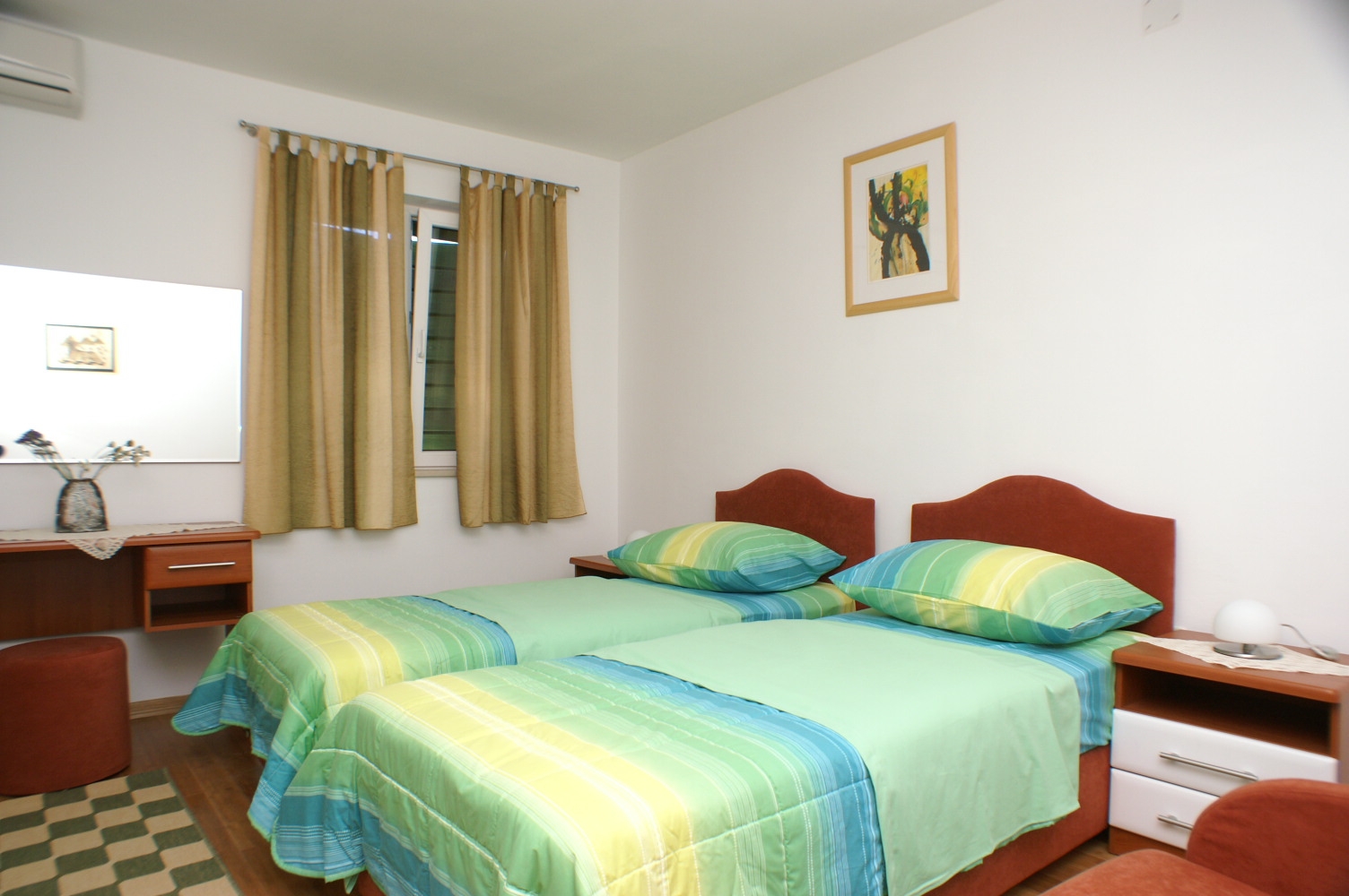 Two bedroom apartment with terrace and sea view Supetar, Brač  A-a