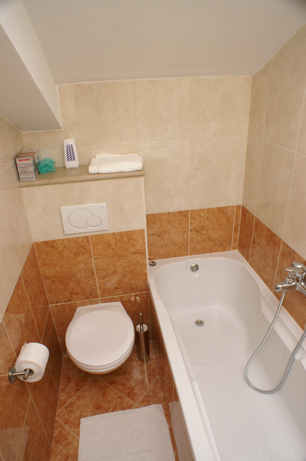 Three bedroom apartment with terrace and sea view Supetar, Brač  A-b