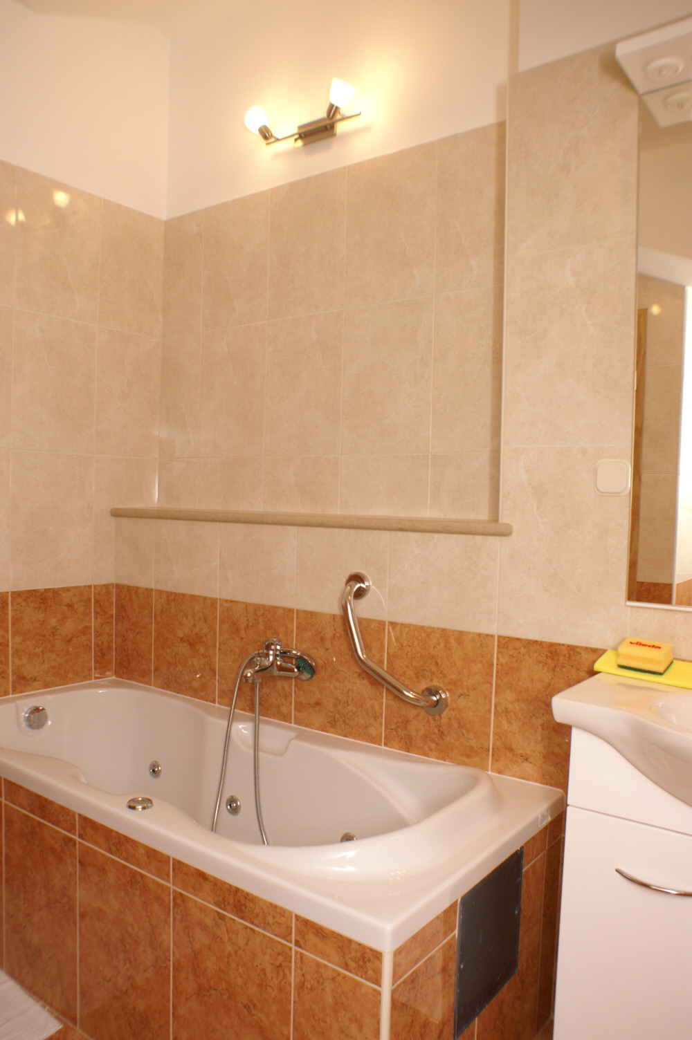 Three bedroom apartment with terrace and sea view Supetar, Brač  A-b