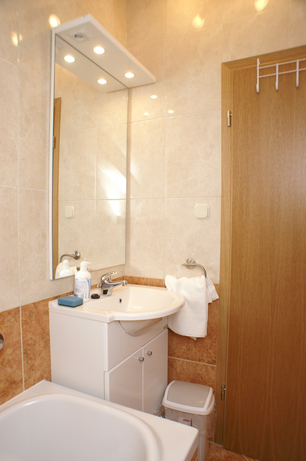 Three bedroom apartment with terrace and sea view Supetar, Brač  A-b