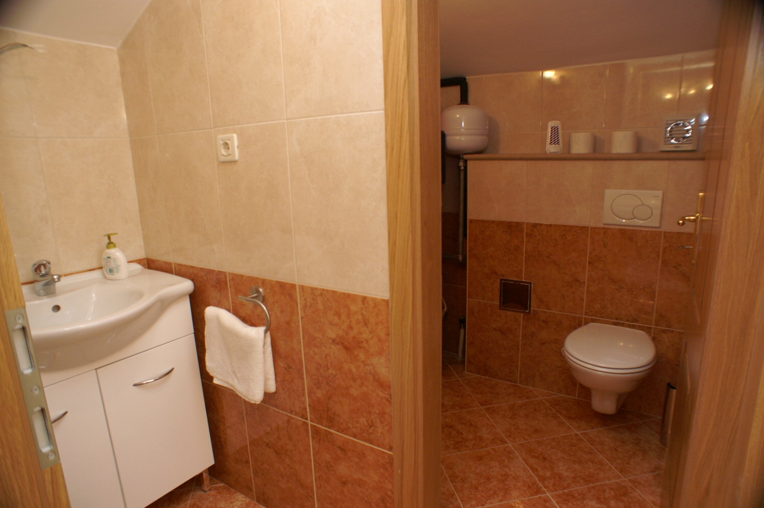 Three bedroom apartment with terrace and sea view Supetar, Brač  A-b