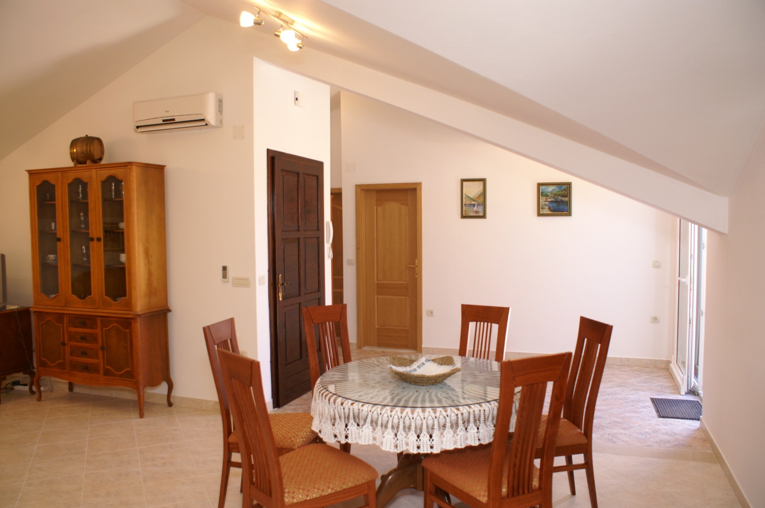 Three bedroom apartment with terrace and sea view Supetar, Brač  A-b