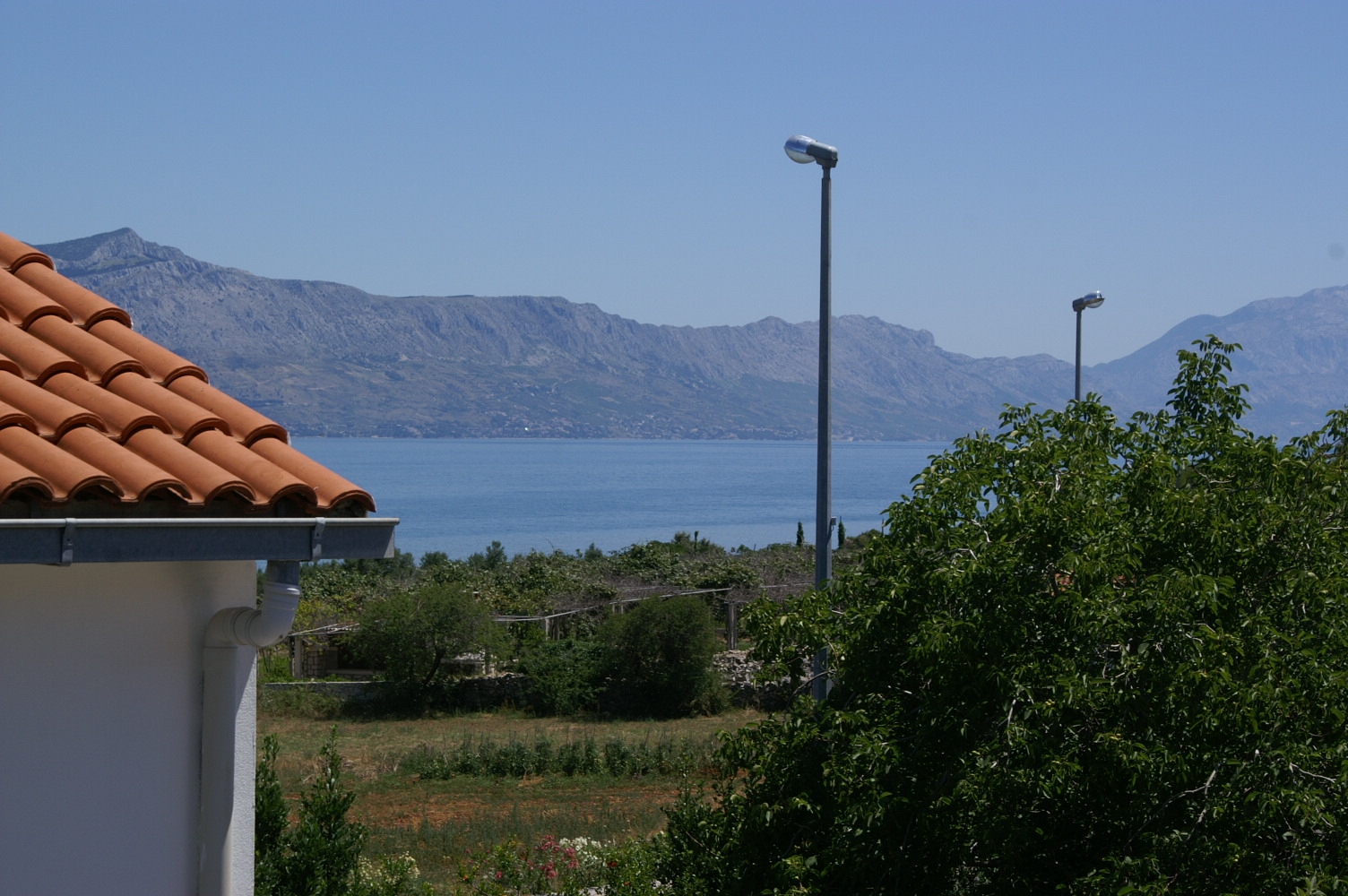 Three bedroom apartment with terrace and sea view Supetar, Brač  A-b