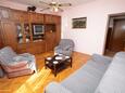Living room Vinišće, Living room in the apartment, air condition available, (pet friendly) and WiFi.