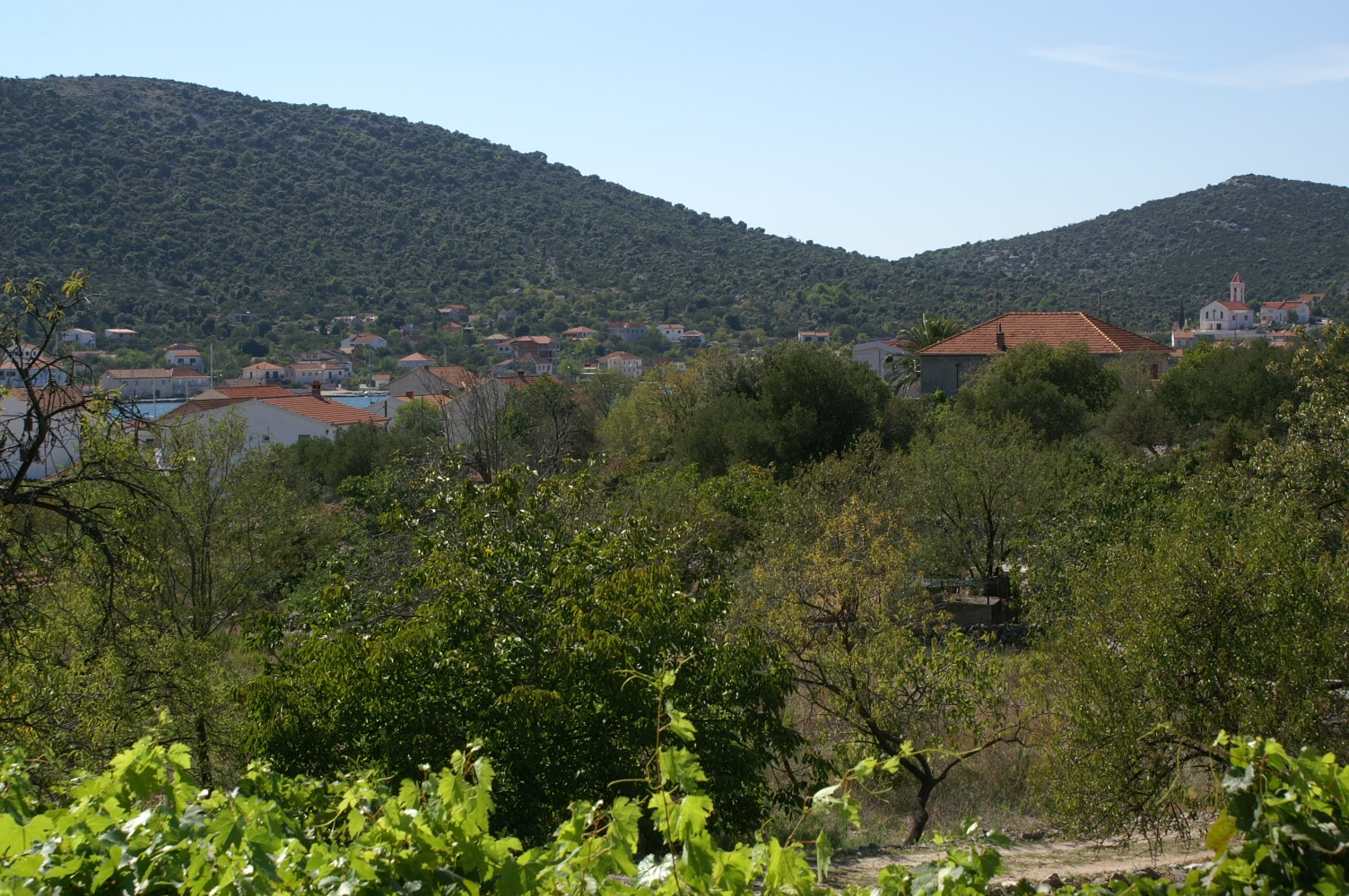 Two bedroom apartment with terrace and sea view Vinišće, Trogir  A-a
