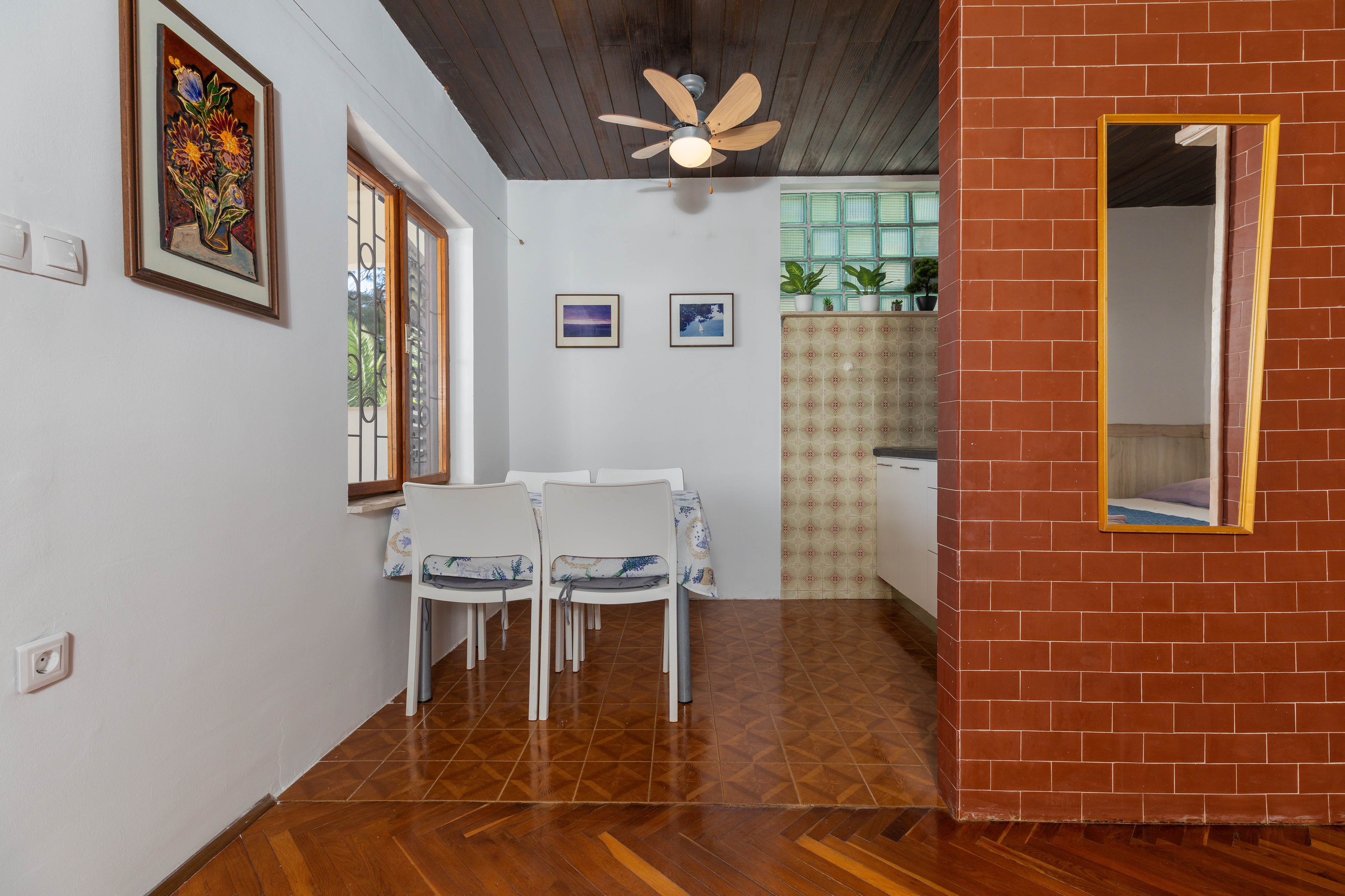 Studio flat near beach Nemira, Omiš (AS-4277-a)