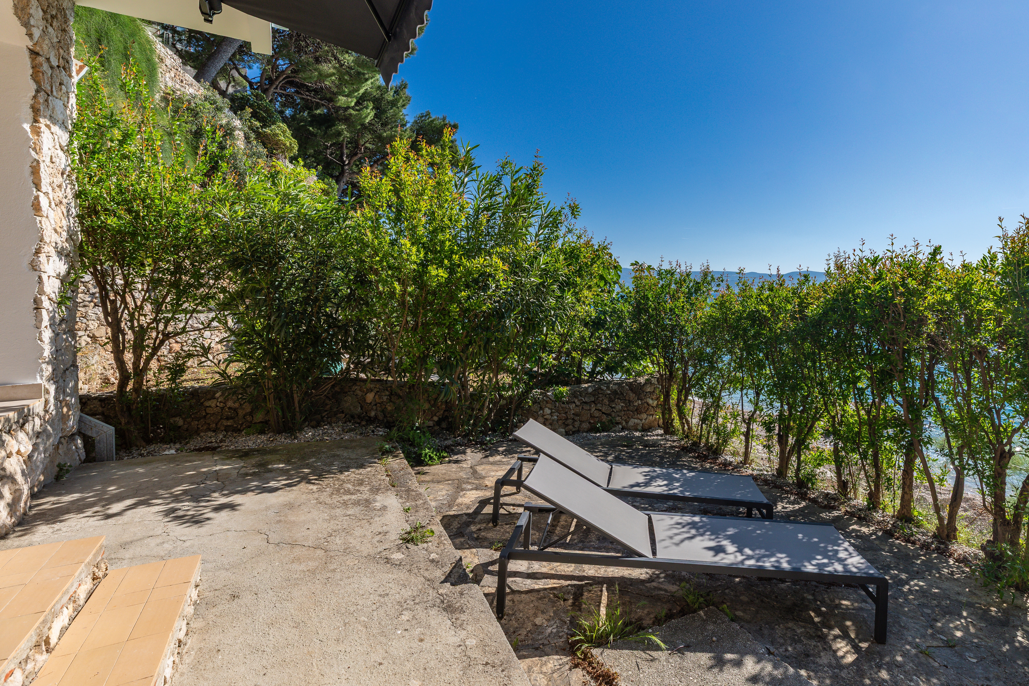 Studio flat near beach Nemira, Omiš (AS-4277-a) Studio flat near beach Nemira, Omiš (AS-4277-a)