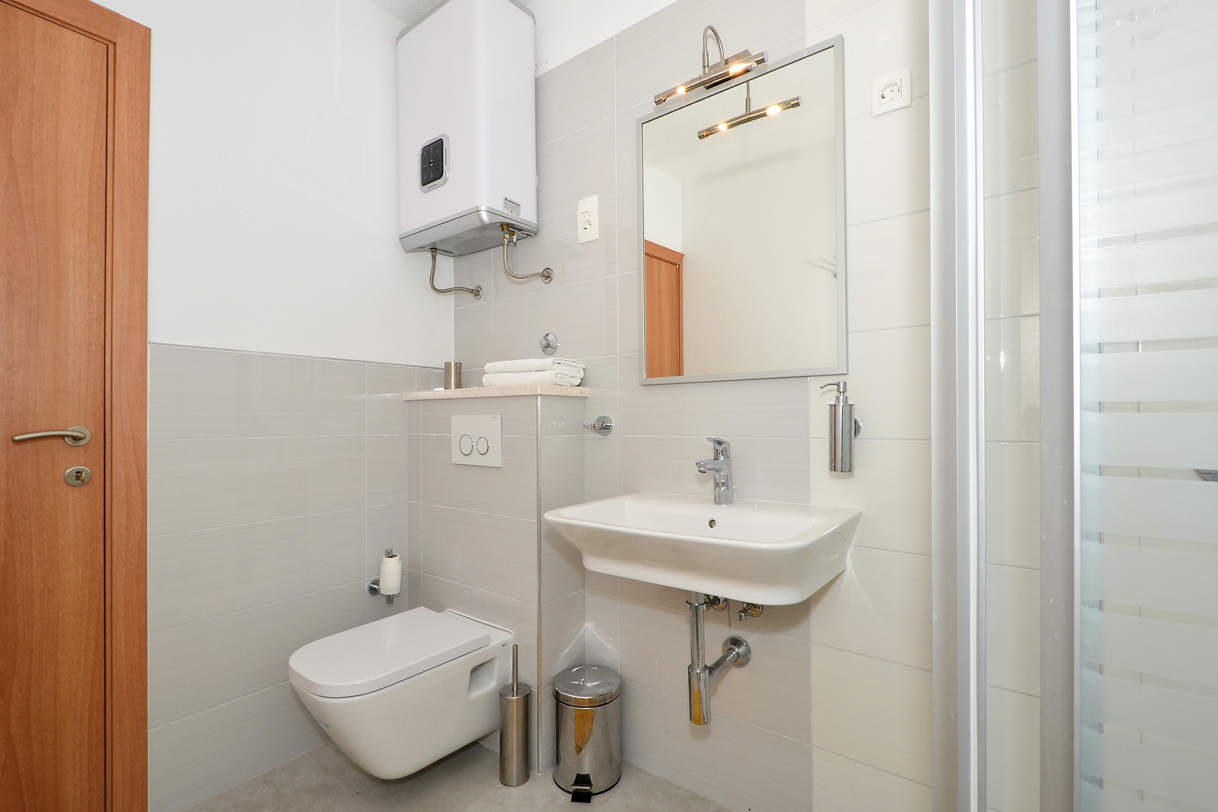 Two bedroom apartment with terrace and sea view Seget Vranjica, Trogir  A-a