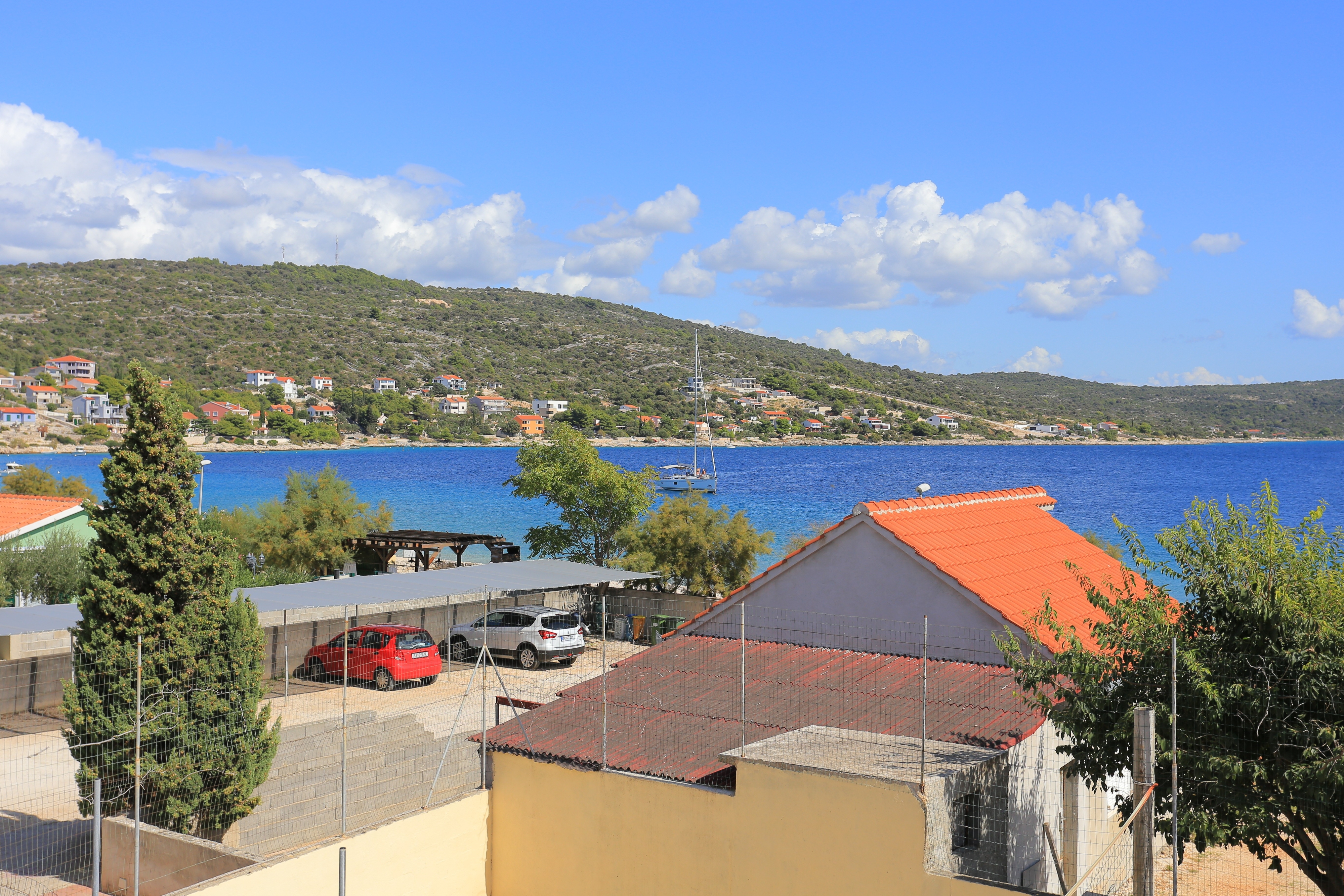 Two bedroom apartment near beach Sevid, Trogir  A-a