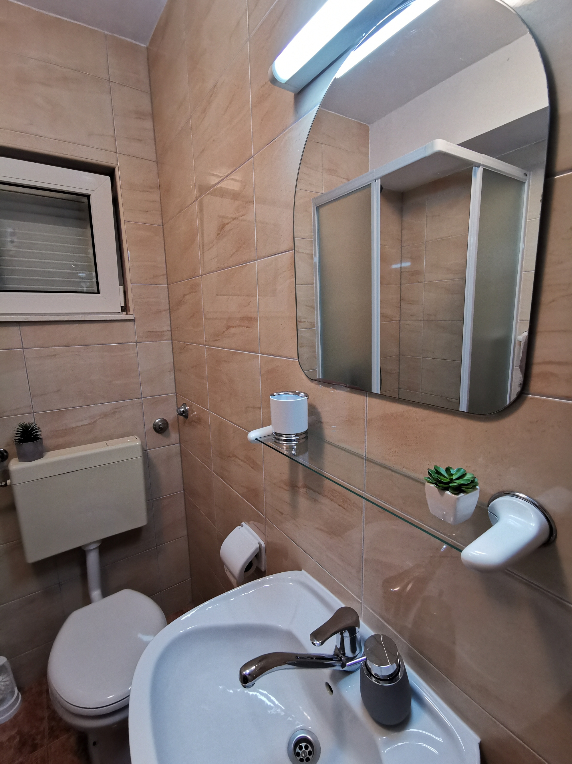 Two bedroom apartment near beach Sevid, Trogir  A-b